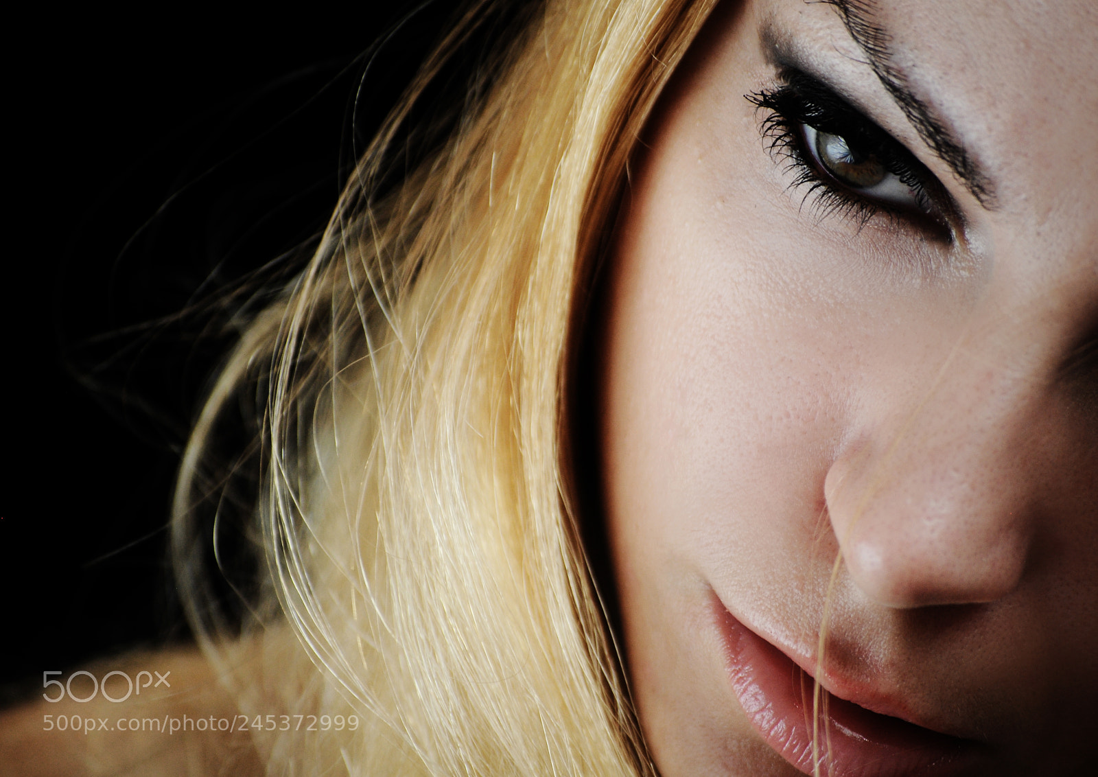 Nikon D5000 sample photo. Dee photography