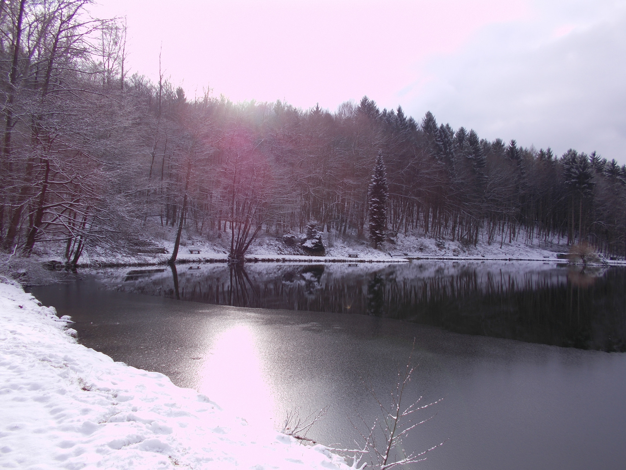 Nikon Coolpix A10 sample photo. Bright sky over lake photography