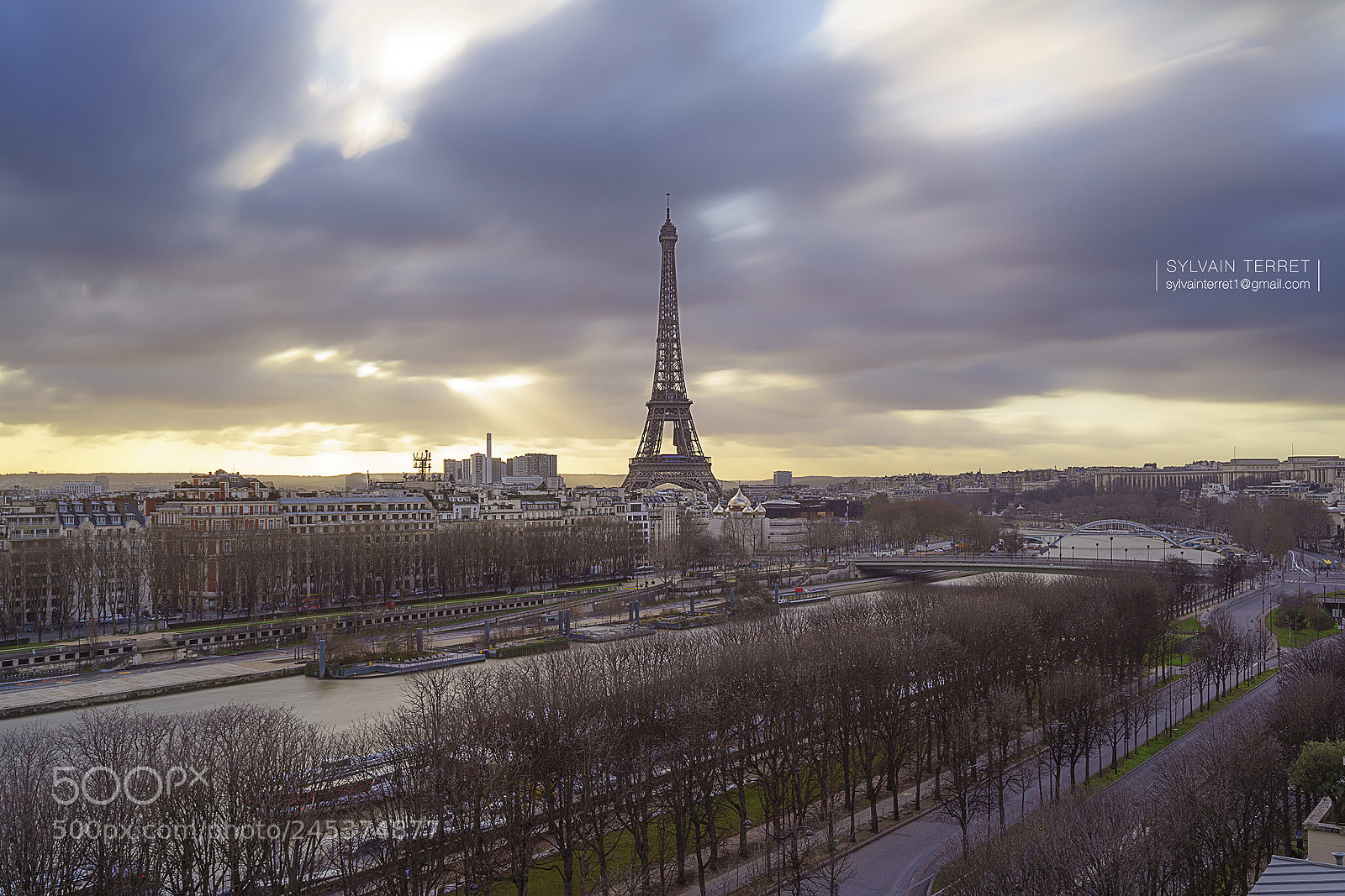 Sony a7R sample photo. Nuages subissant les humeurs photography
