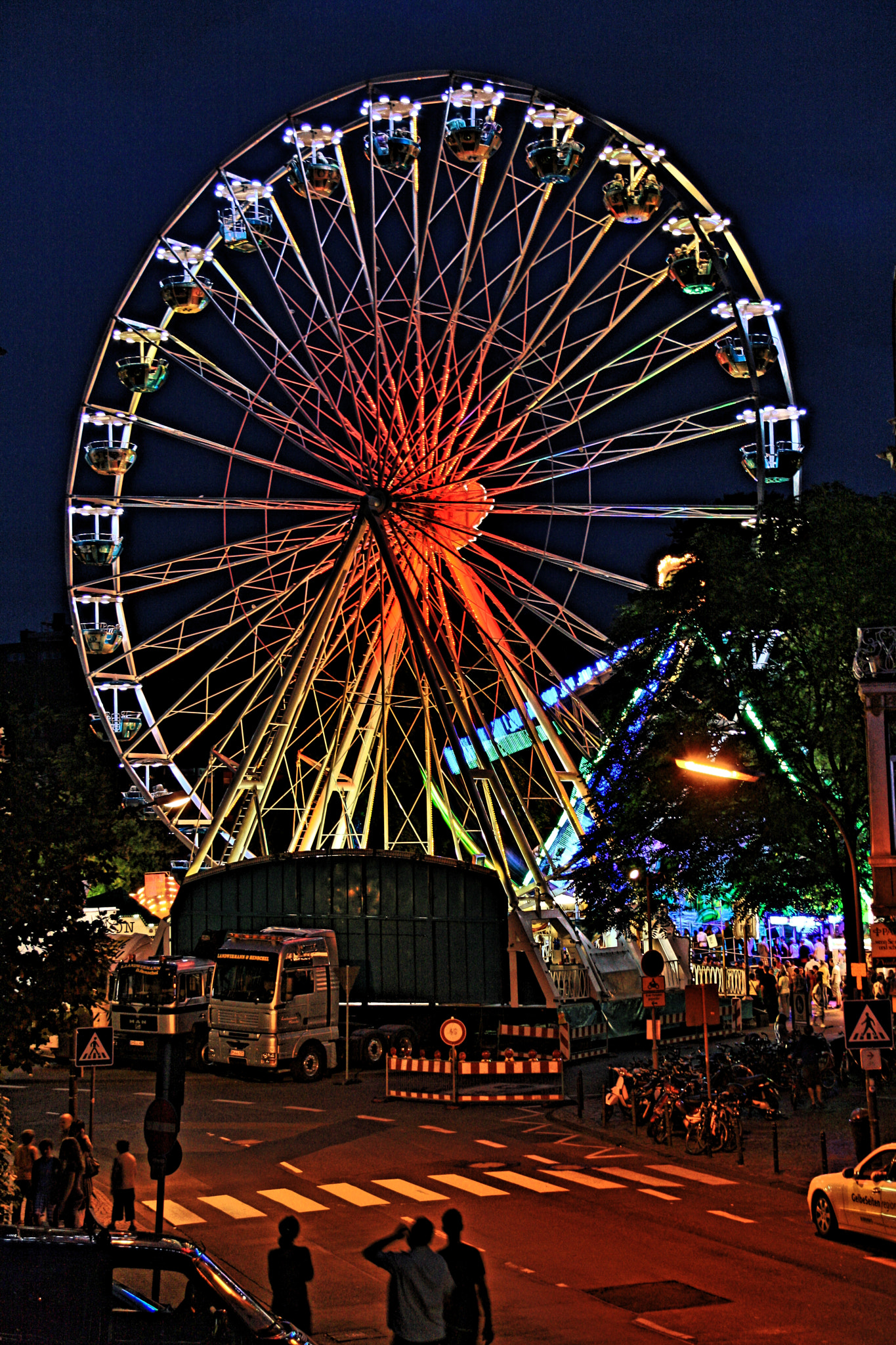Canon EF-S 55-250mm F4-5.6 IS sample photo. Carnival photography