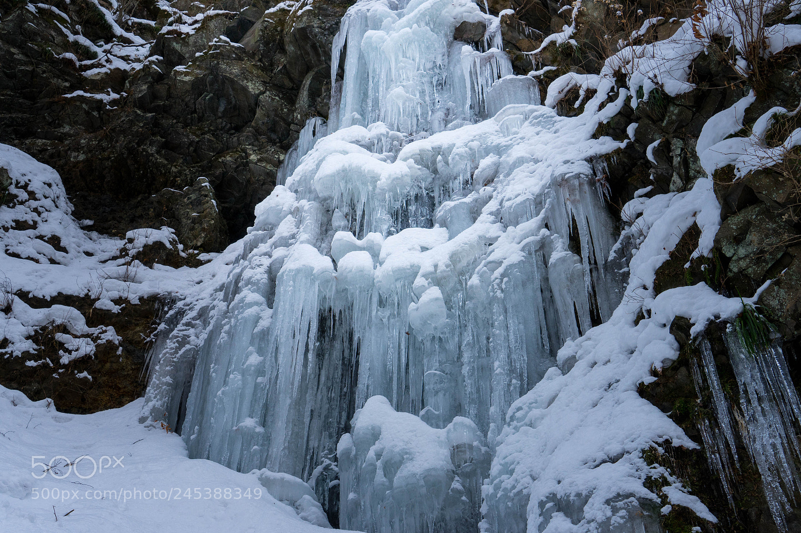 Sony a7 II sample photo. Frozen waterfall photography