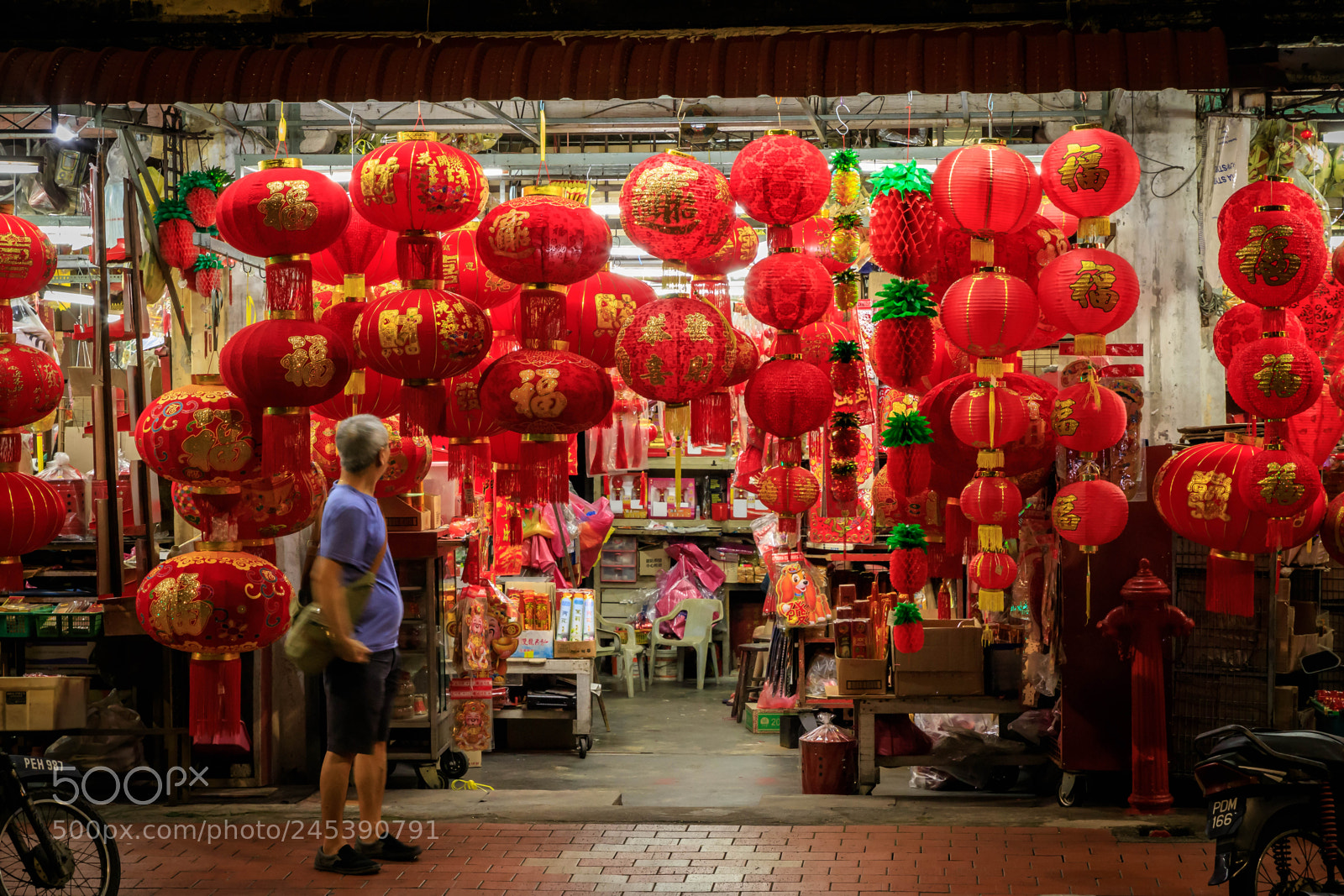 Canon EOS 6D Mark II sample photo. Raise the red lanterns photography