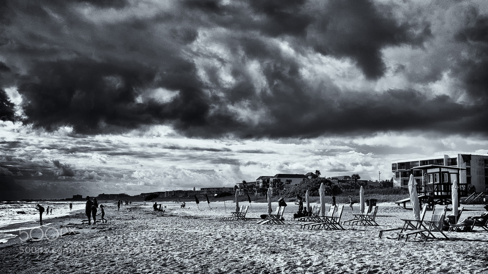 Fujifilm X100S sample photo. Dark beach day photography