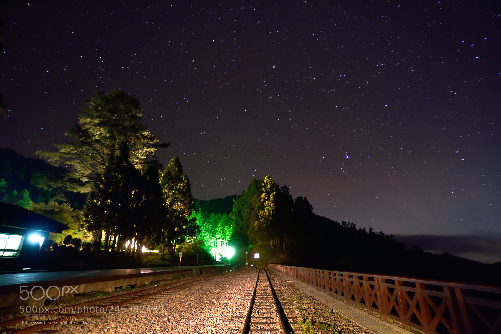 Nikon D810 sample photo. 星空車站 photography