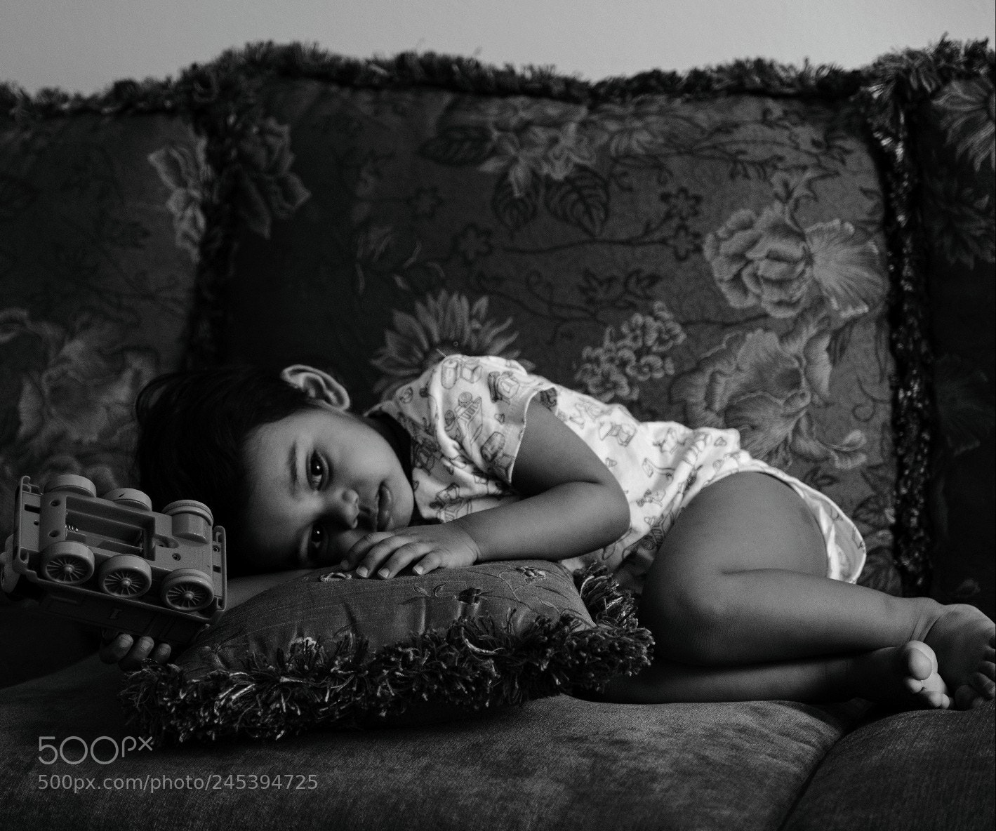 Fujifilm X-T2 sample photo. Bored.. photography