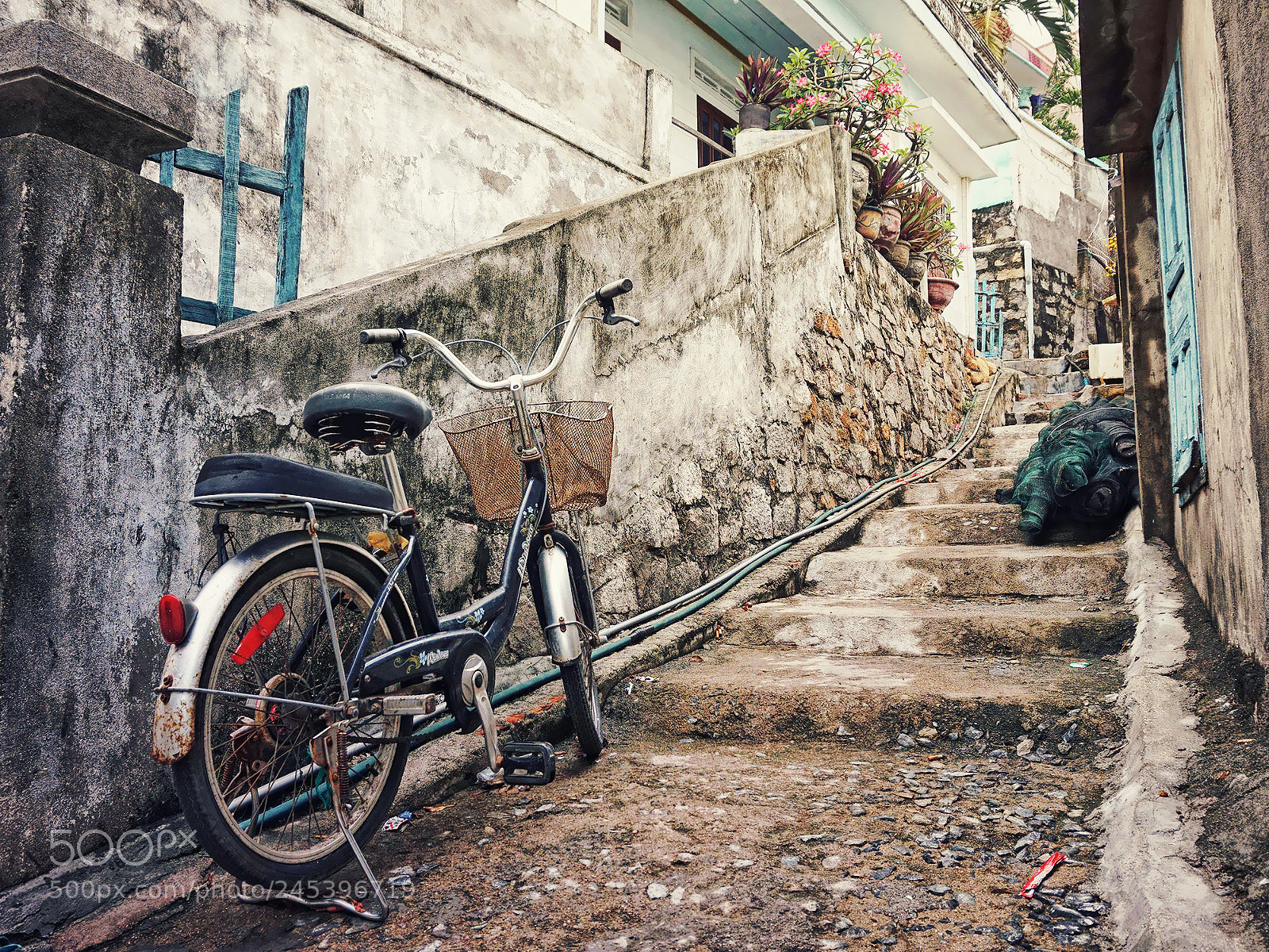 Sony Alpha a5000 (ILCE 5000) sample photo. The aging street photography