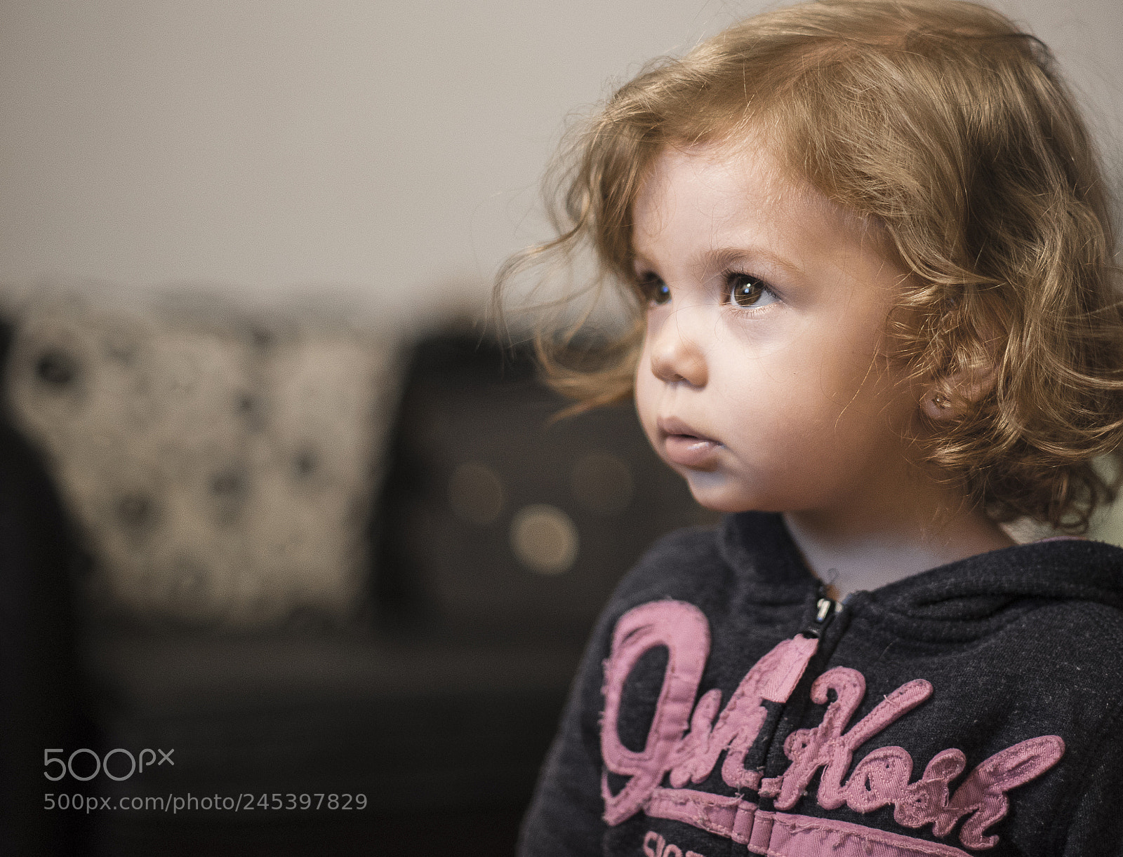 Sony a7 II sample photo. Baby tv - chupete photography
