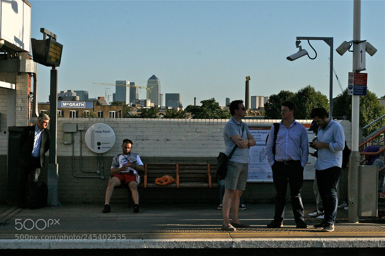 Canon EOS 30D sample photo. Platform people photography
