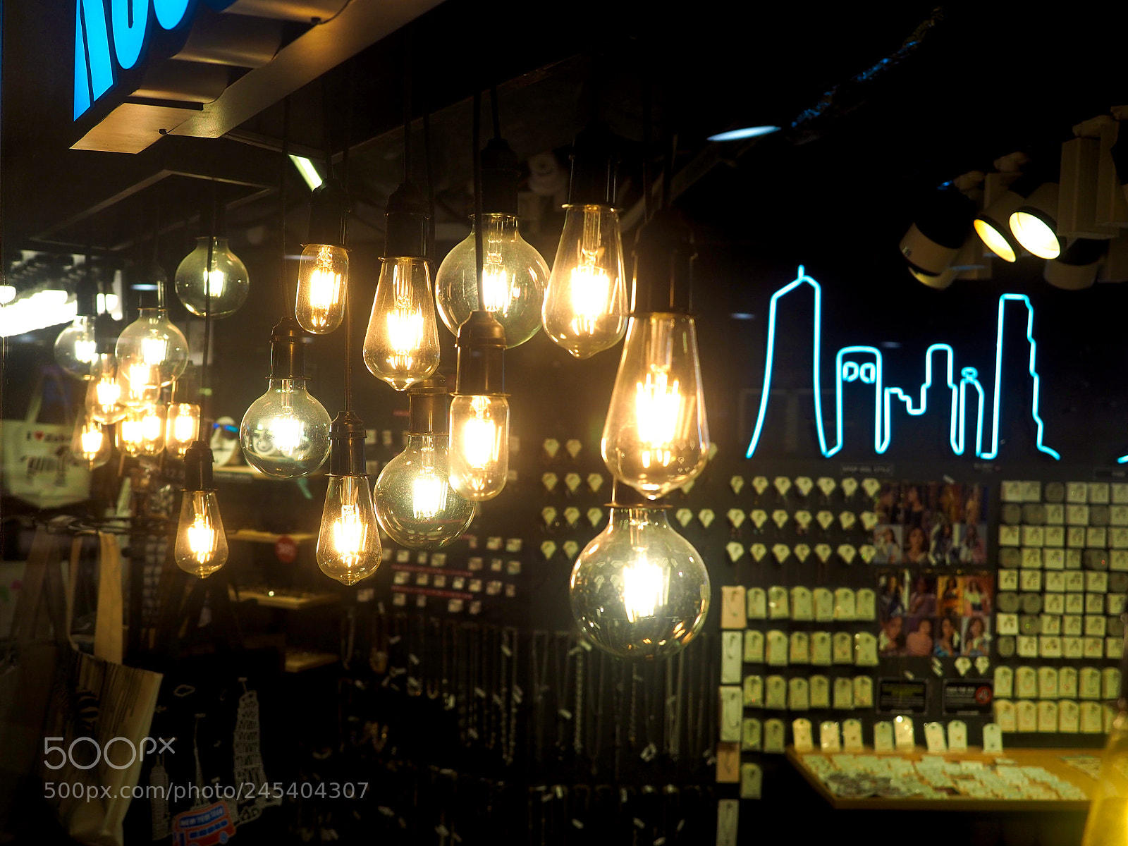 Olympus OM-D E-M5 II sample photo. Incandescent neon photography