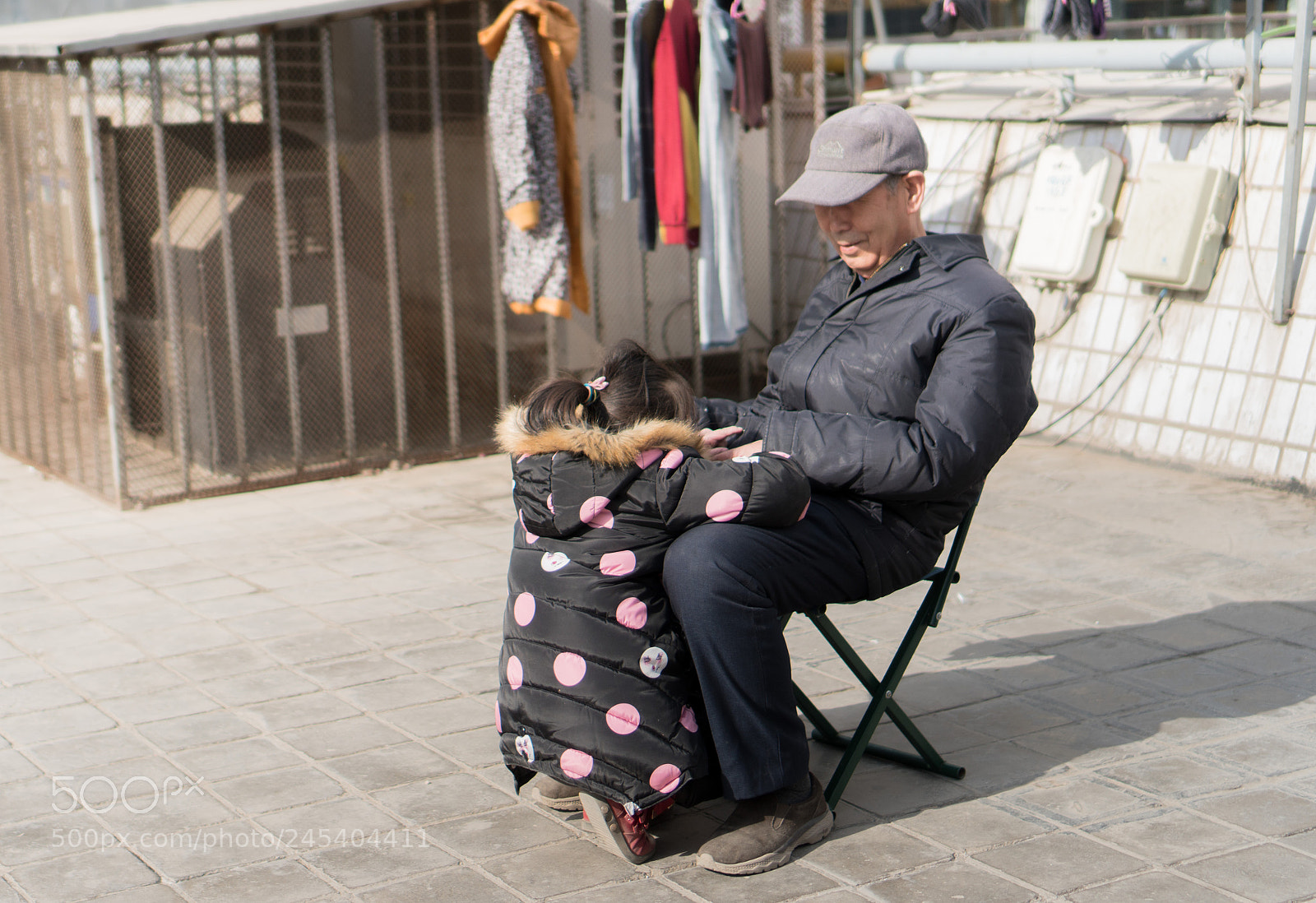 Sony a6300 sample photo. Old and young photography