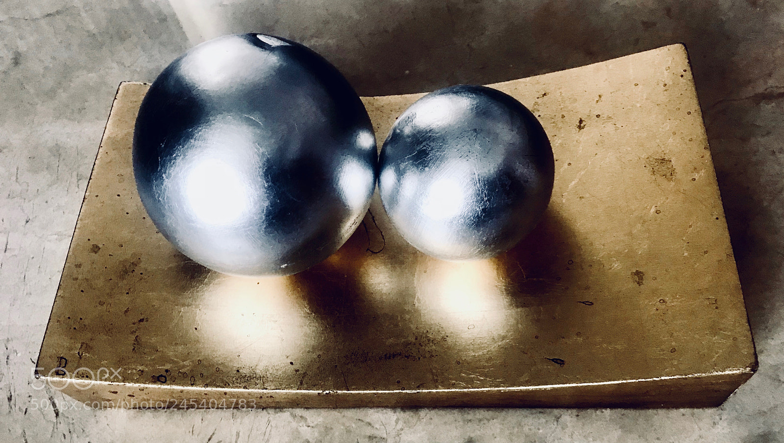 Apple iPhone 7 sample photo. Silver on gold photography
