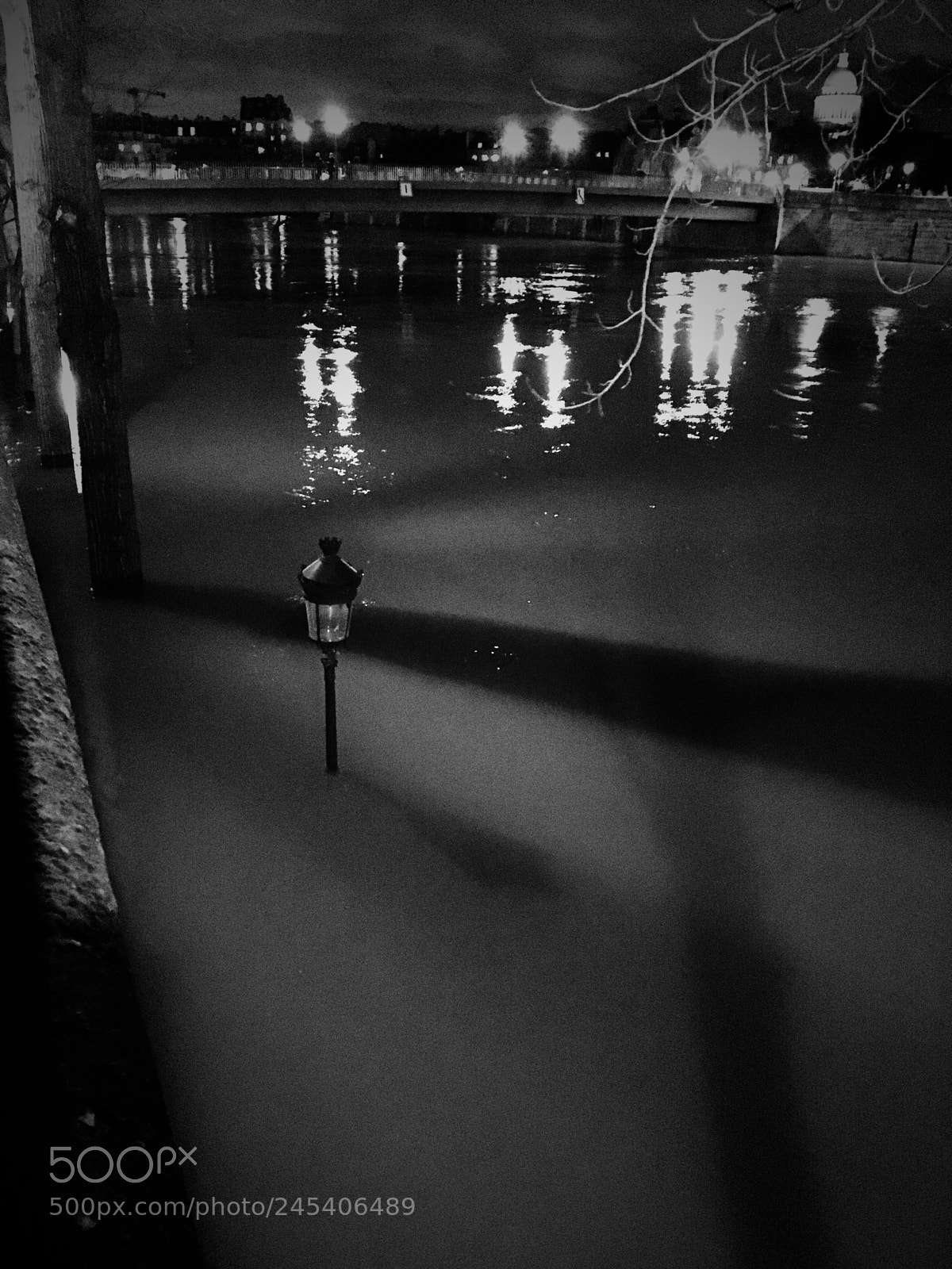 Apple iPhone SE sample photo. Les inondations paris. flood photography