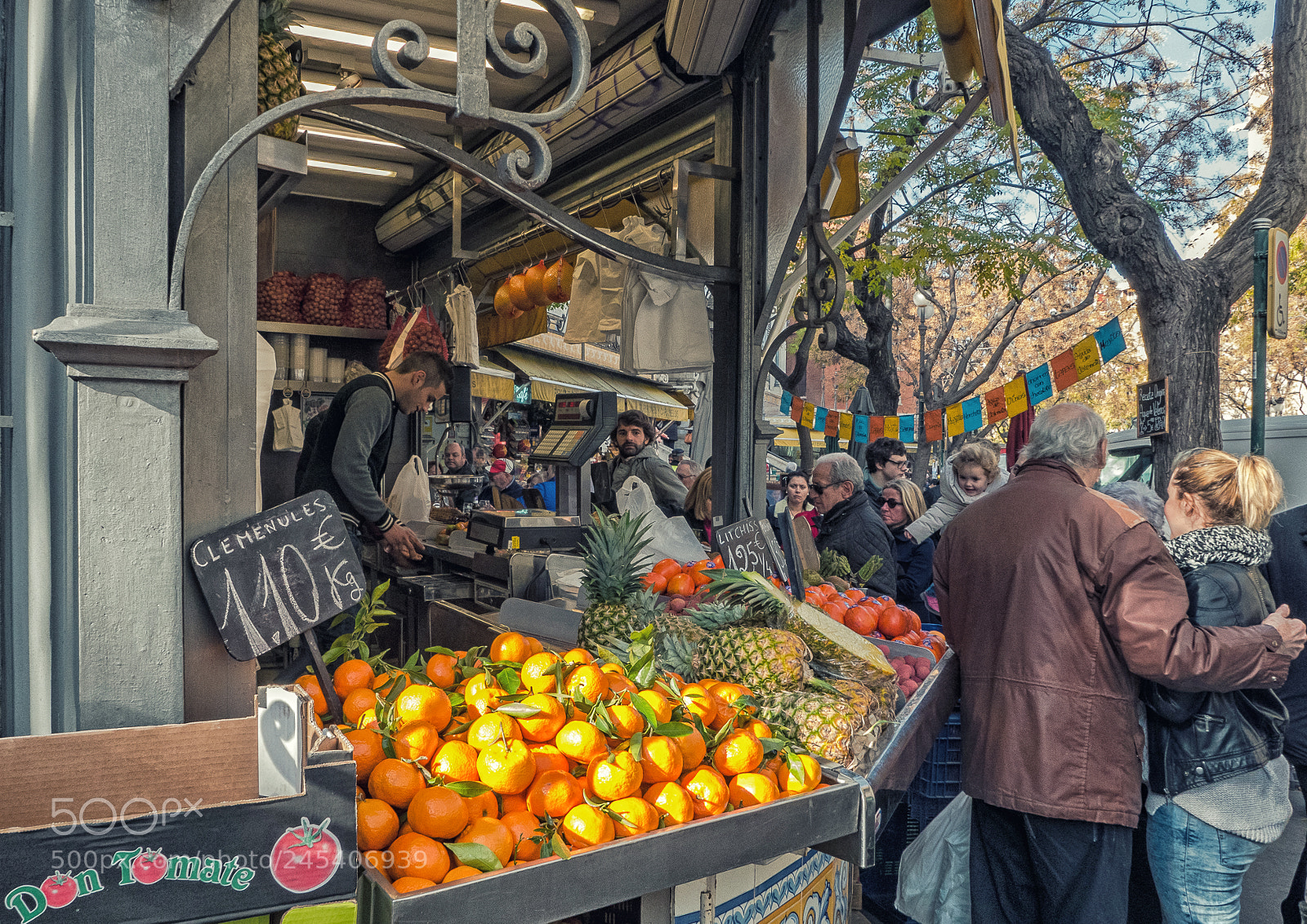 Panasonic Lumix DMC-LX100 sample photo. Street fruit stall mercado photography