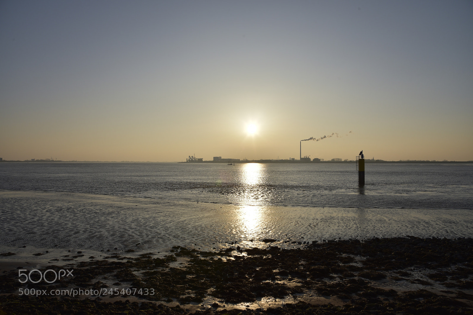 Nikon AF-S Nikkor 24-120mm F4G ED VR sample photo. Bremerhaven with foggy sunset photography