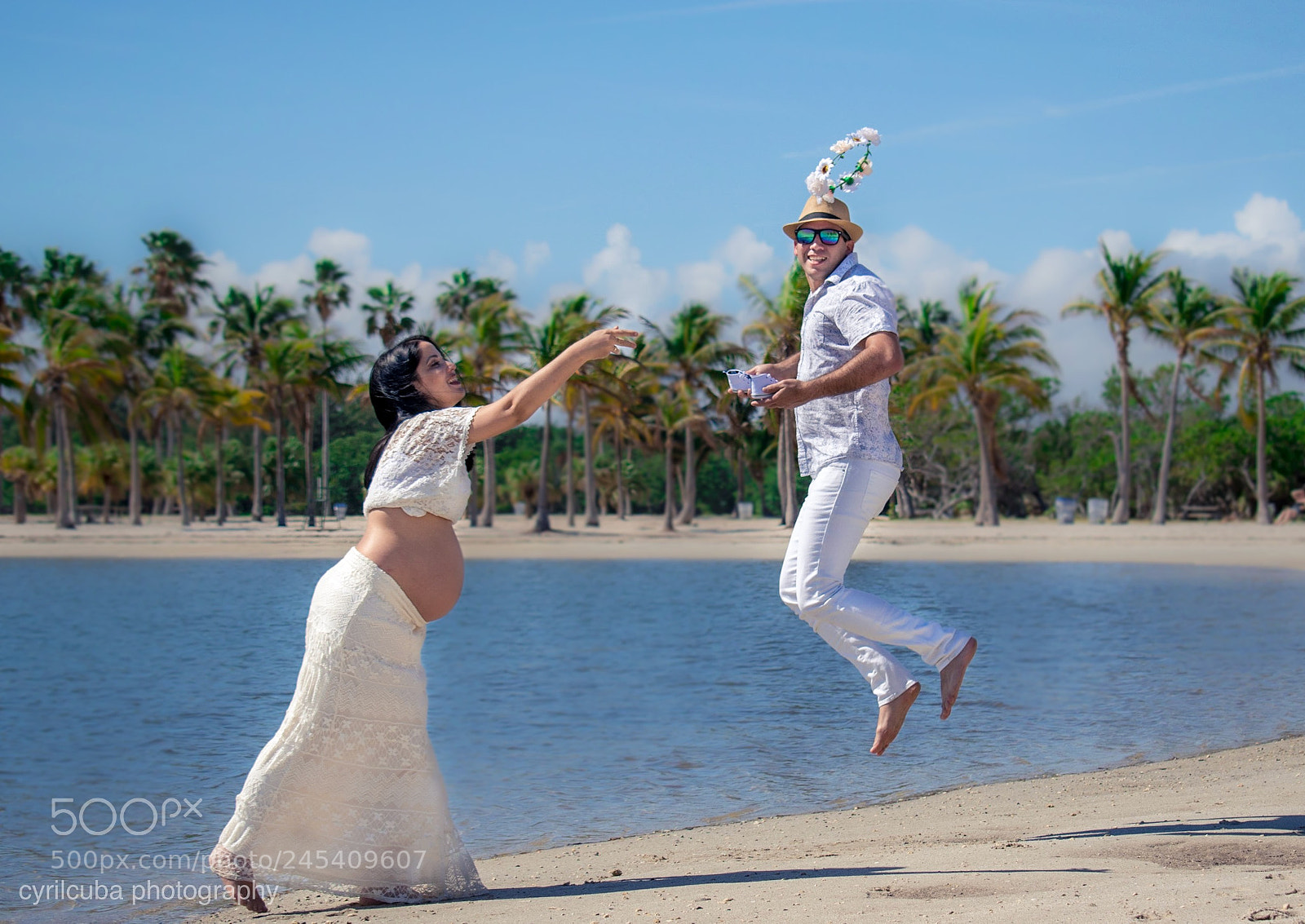 Nikon D5500 sample photo. Pregnant couple photoshoot photography