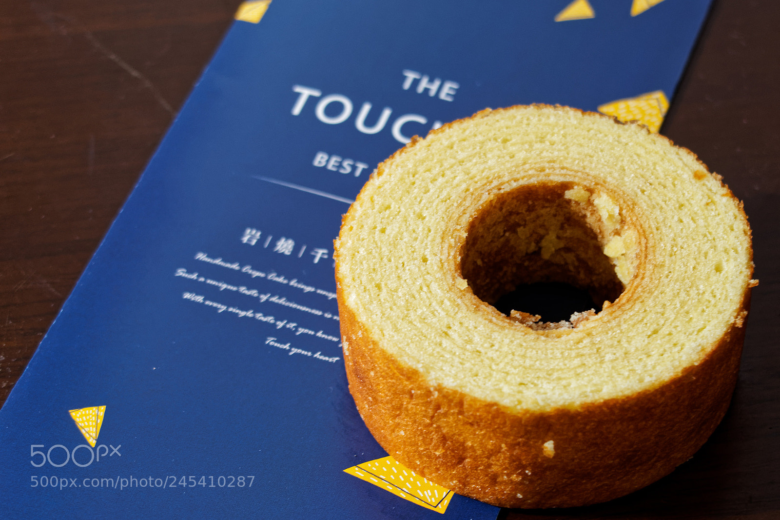 Canon PowerShot G7 X sample photo. Cake and flyer photography