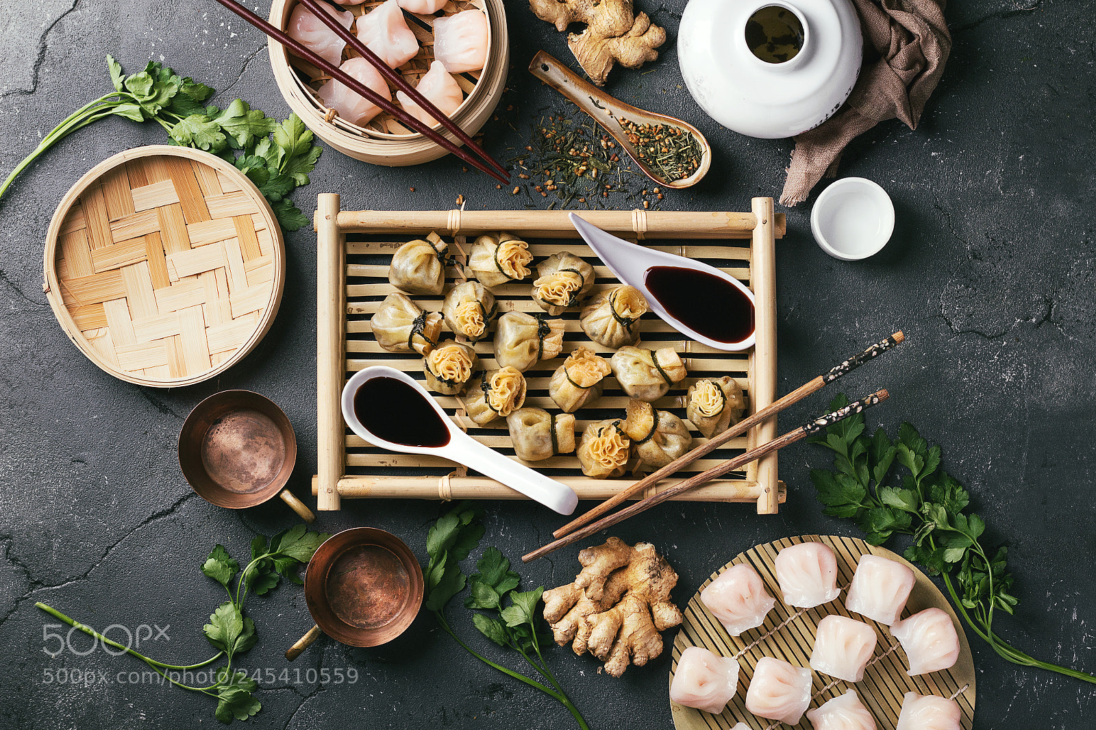 Canon EOS 700D (EOS Rebel T5i / EOS Kiss X7i) sample photo. Chinese and korean dumplings photography