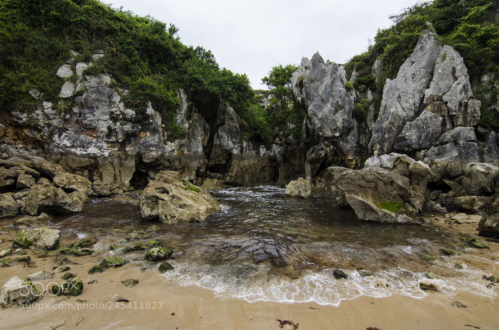 Nikon D5100 sample photo. Playa de gulpiyuri photography