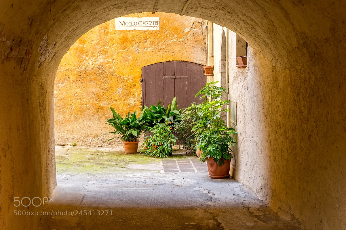 Fujifilm X-E2 sample photo. Vicolo gazzere photography