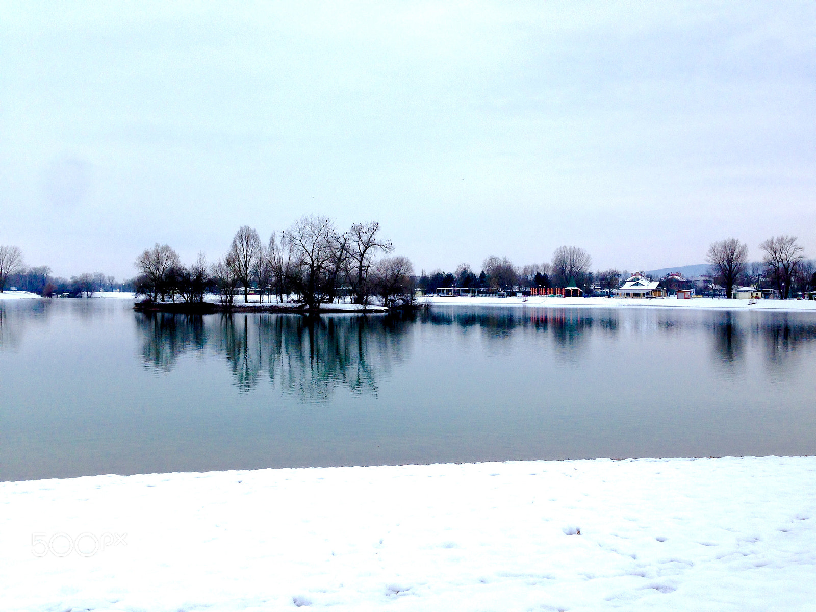 Apple iPhone 5 sample photo. Island of  crows. photography