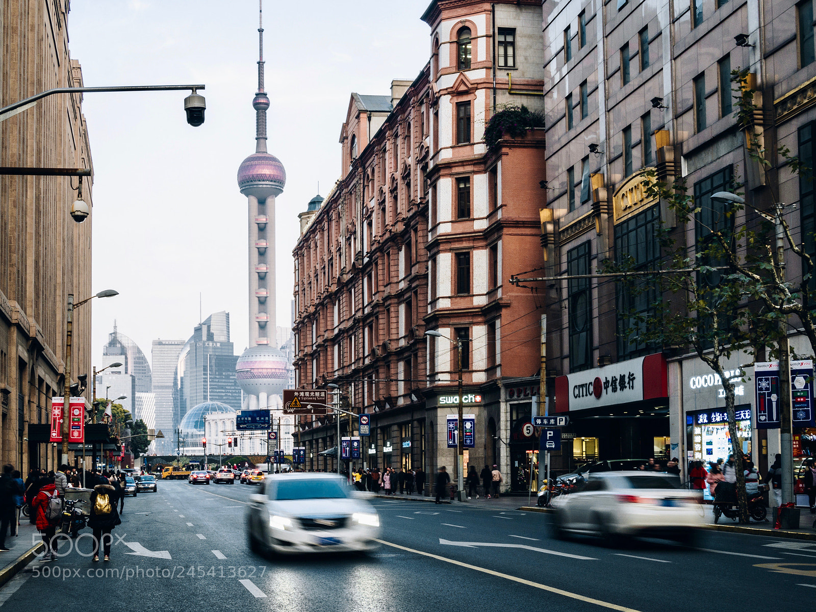 Olympus OM-D E-M10 II sample photo. Shanghai - nanjing road photography