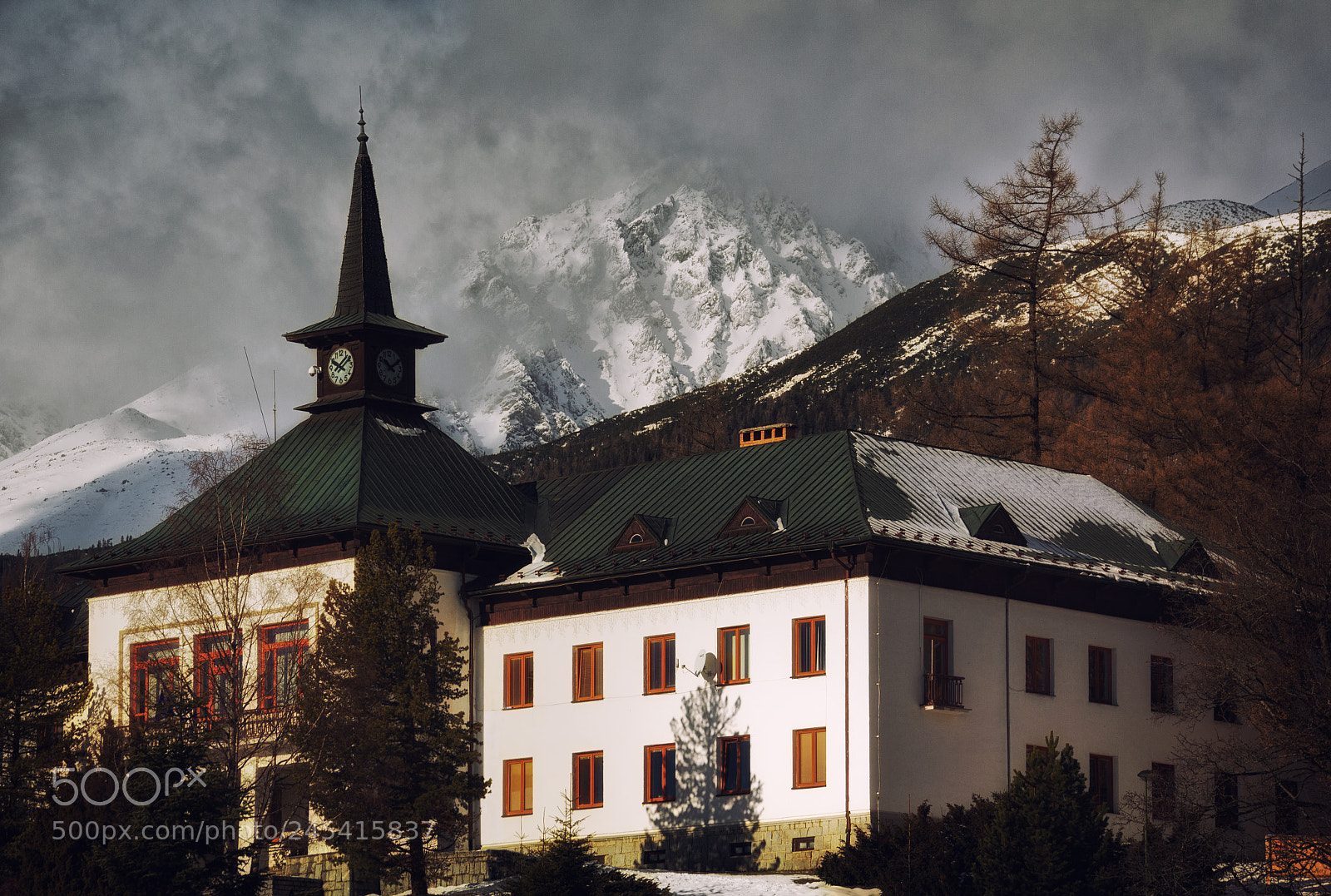Canon EOS 550D (EOS Rebel T2i / EOS Kiss X4) sample photo. Mountain at 10 o'clock photography