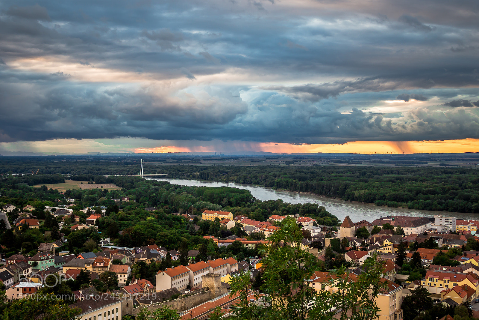 Canon EOS 700D (EOS Rebel T5i / EOS Kiss X7i) sample photo. Sunset on danube river photography