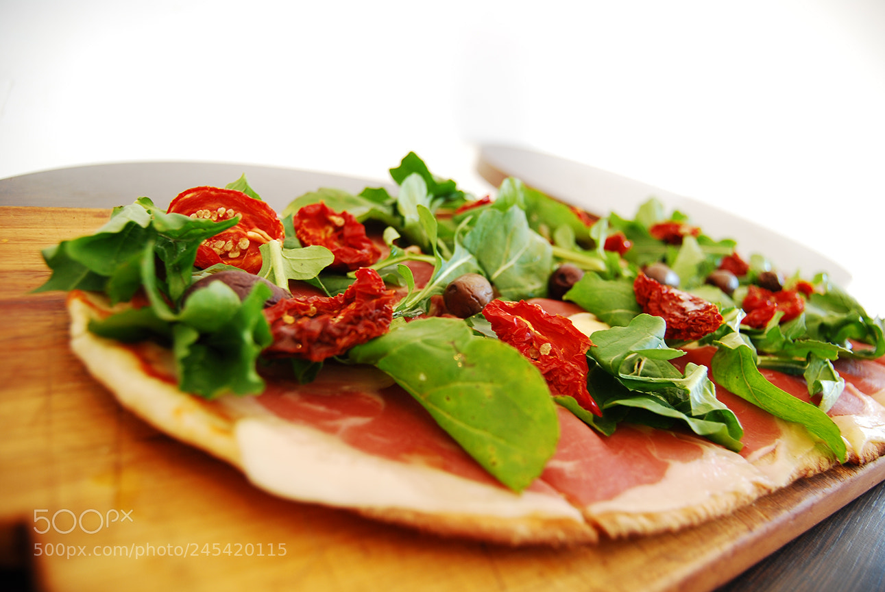 Nikon D80 sample photo. Italian pizza. crudo e photography