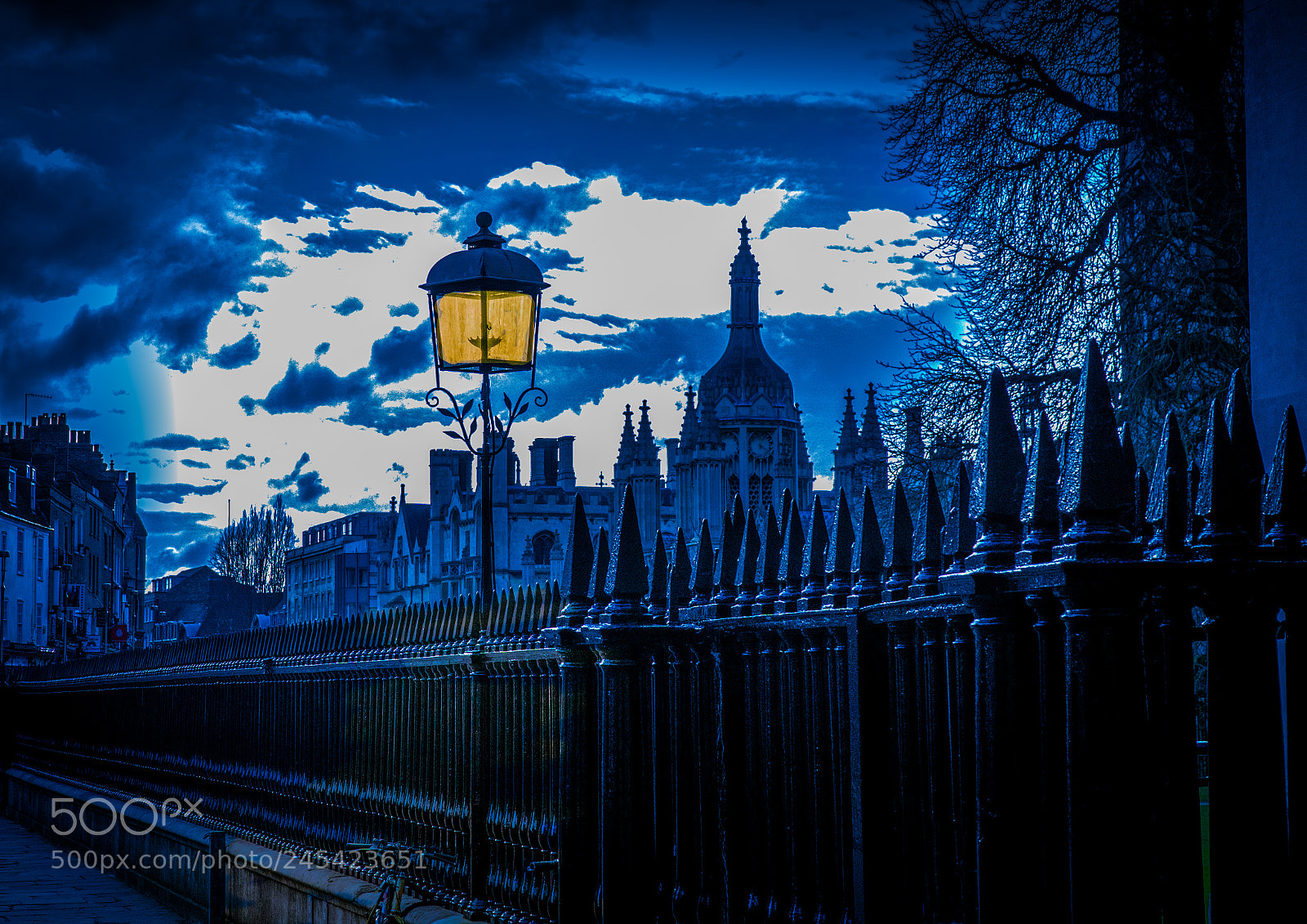 Sony a6300 sample photo. A lamp in cambridge photography