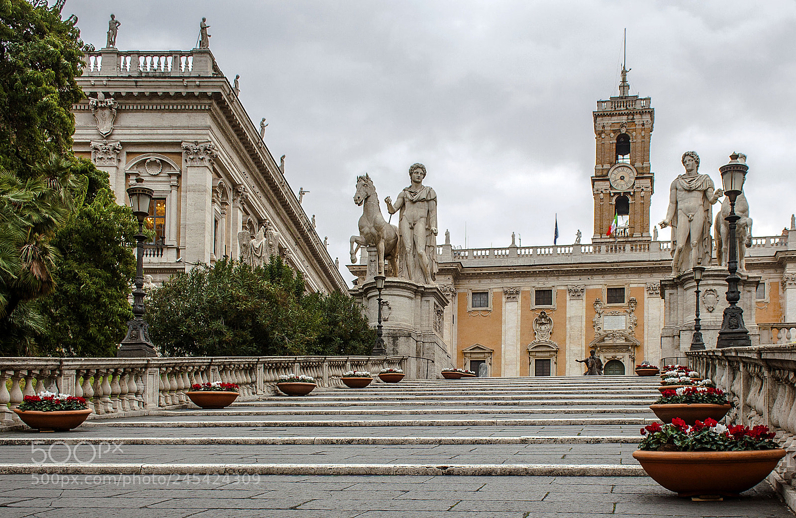 Canon EOS 1000D (EOS Digital Rebel XS / EOS Kiss F) sample photo. Cordonata del campidoglio photography