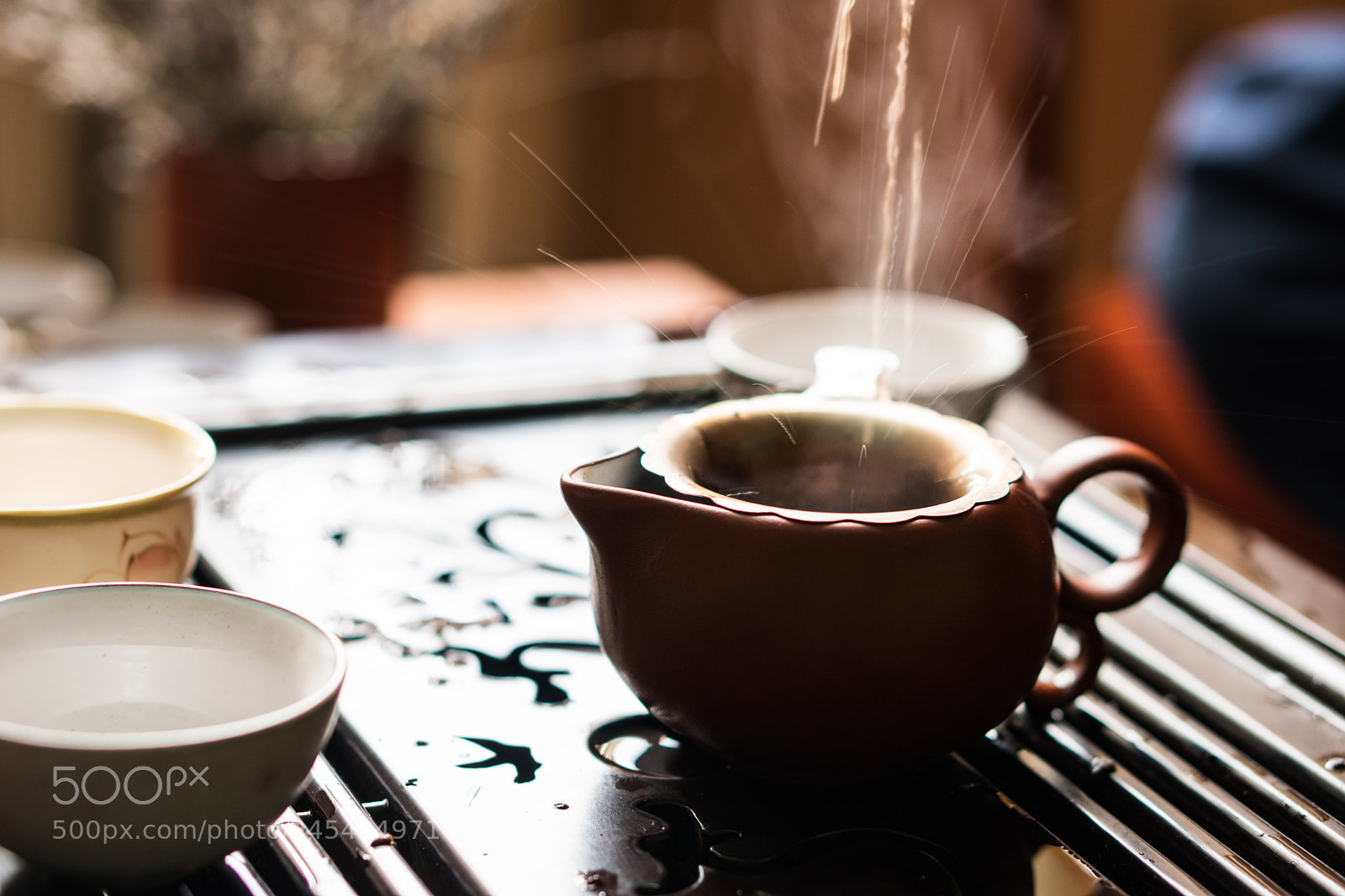 Sony a6300 sample photo. Pouring of puer tea photography