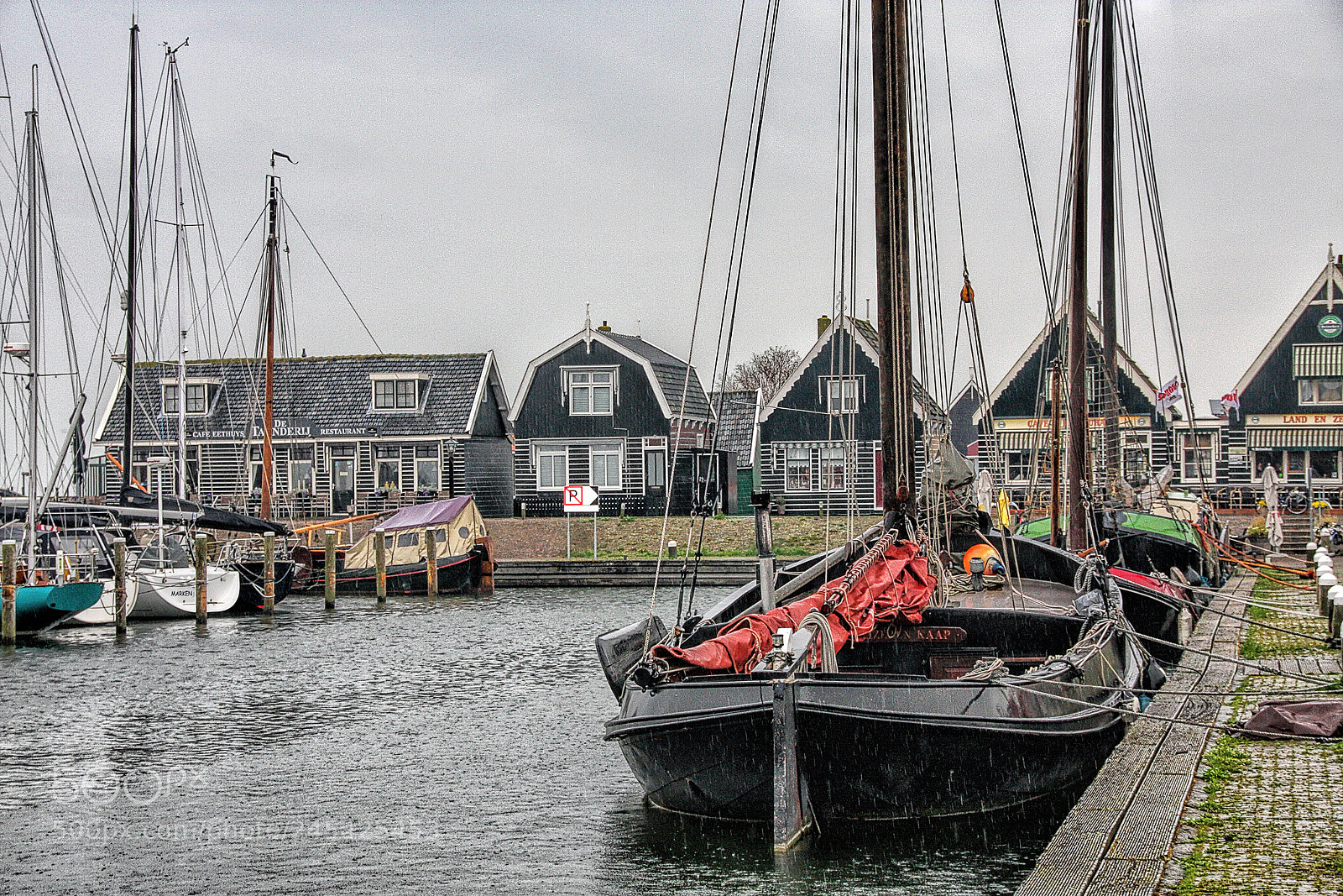 Canon EOS 450D (EOS Rebel XSi / EOS Kiss X2) sample photo. Marina with rain .....(2) photography