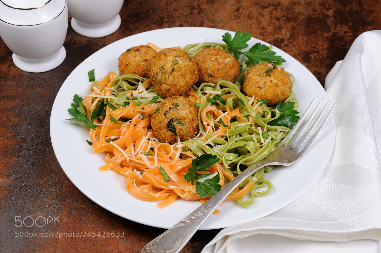 Nikon D90 sample photo. Spaghetti with cheese and photography