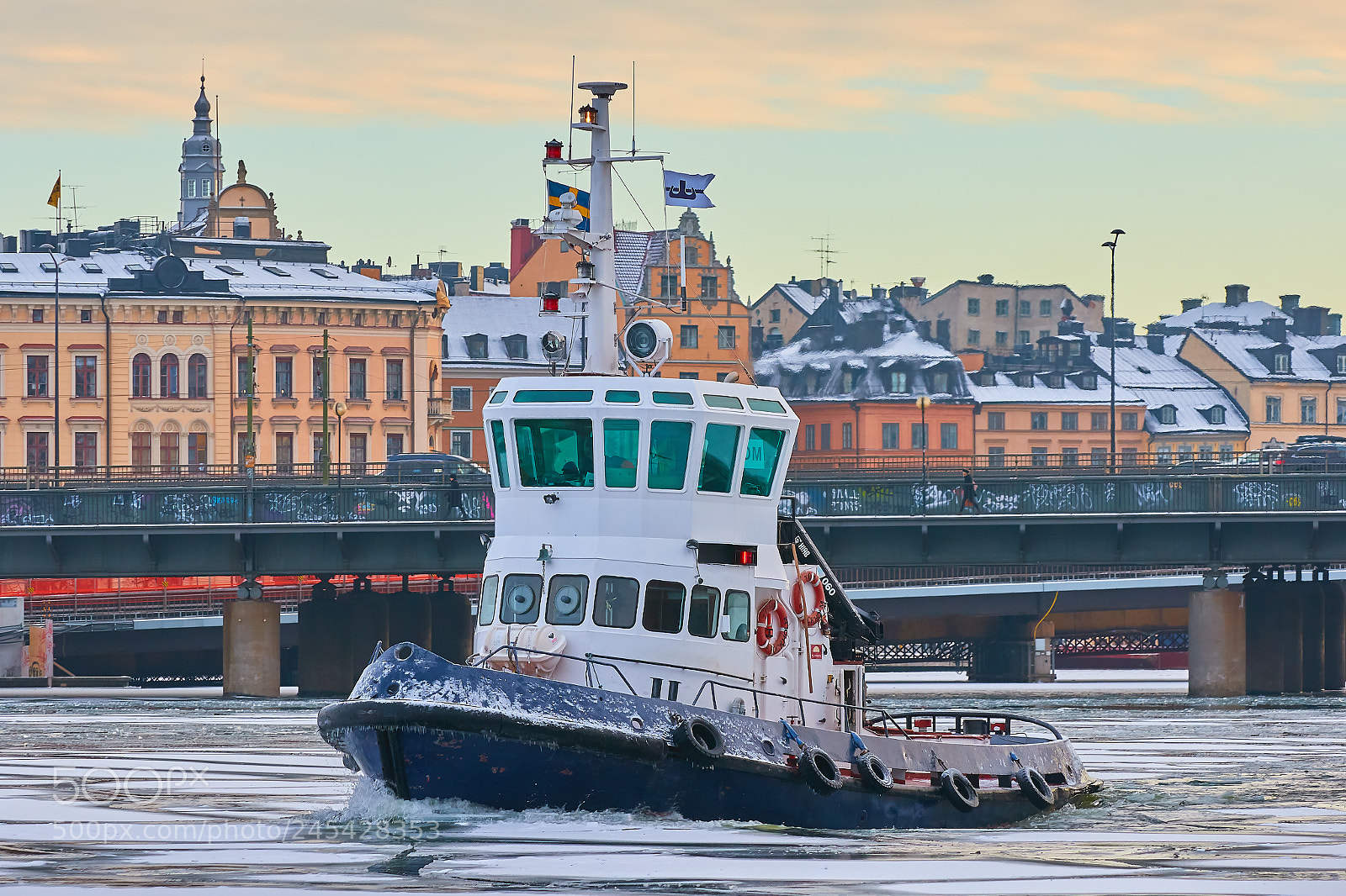Canon EOS 7D Mark II sample photo. Ice breaker photography