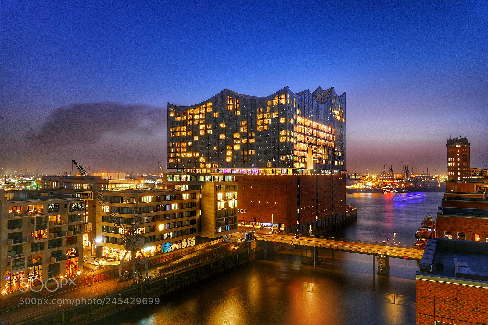 Panasonic Lumix DMC-FZ1000 sample photo. Elbphilharmonie hamburg photography