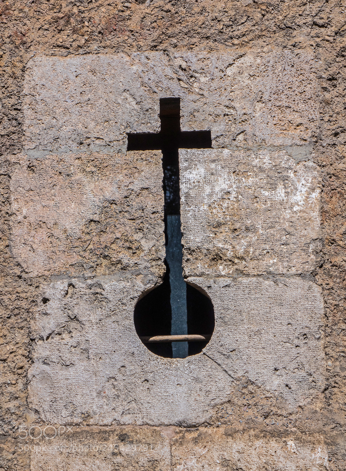 Sony Cyber-shot DSC-RX10 II sample photo. Defensive window -torres de photography