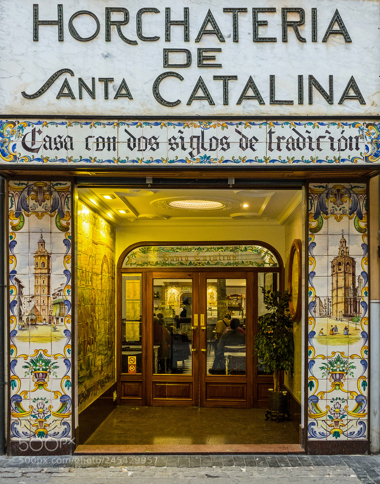 Sony Cyber-shot DSC-RX10 II sample photo. Horchateria cafe plaza de photography