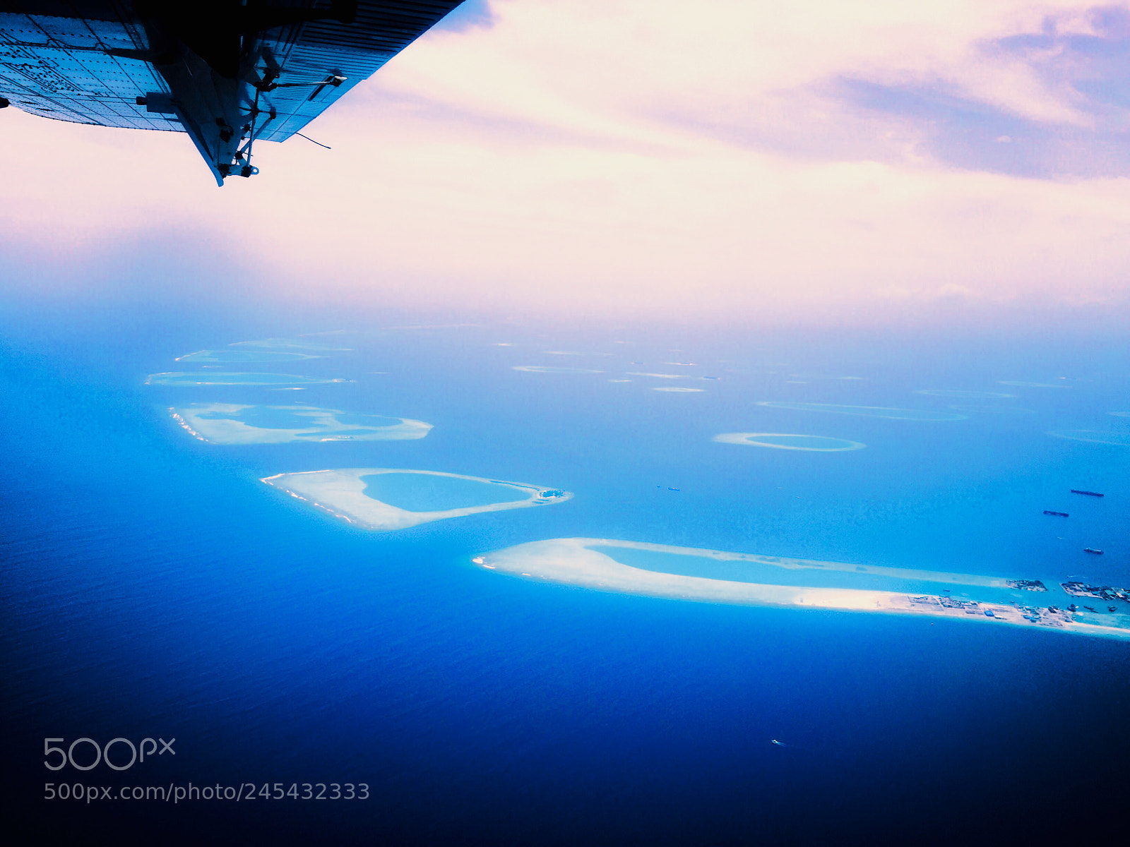 Apple iPhone 6 sample photo. Landing in maldives photography