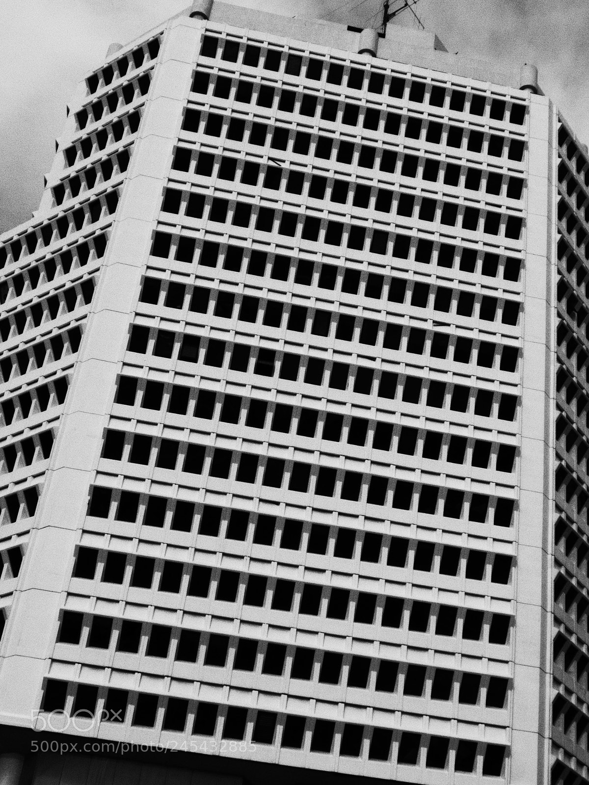 Fujifilm X20 sample photo. Inside the brutal city photography