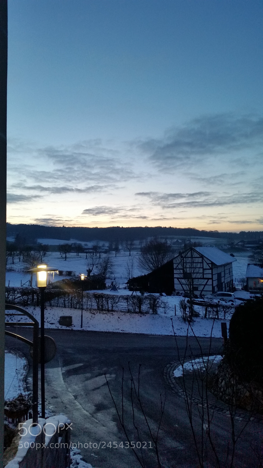 Samsung Galaxy S5 sample photo. Snowy village photography