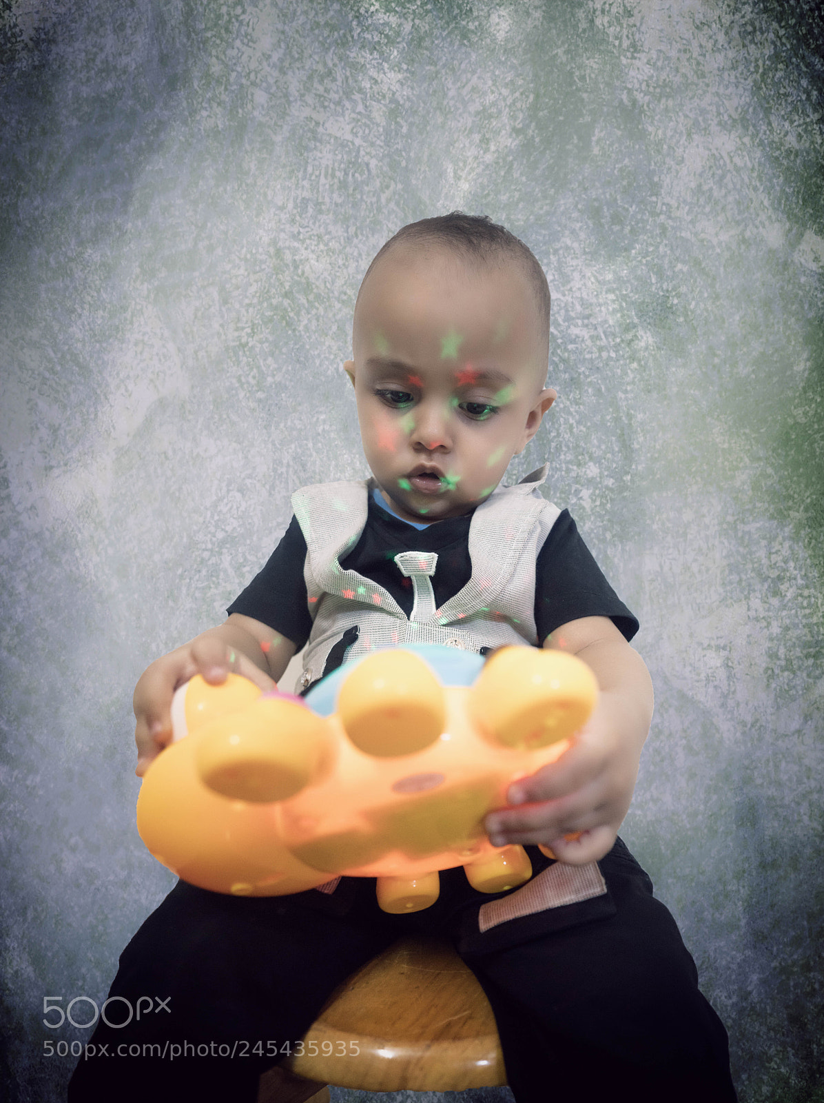 Sony a7R II sample photo. Ryan with magic toy photography