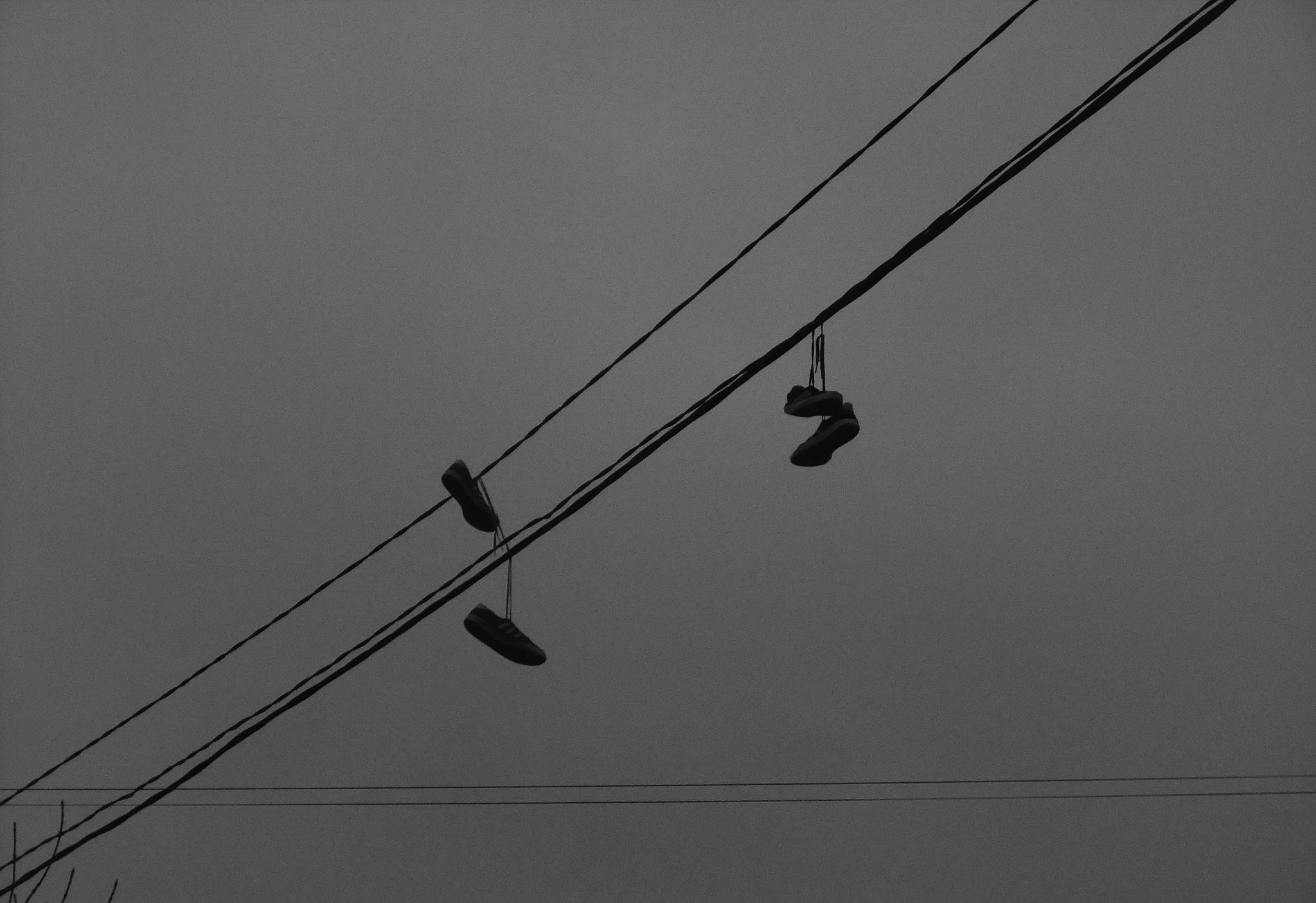 FujiFilm FinePix JZ500 (FinePix JZ505) sample photo. Sneakers on wires photography
