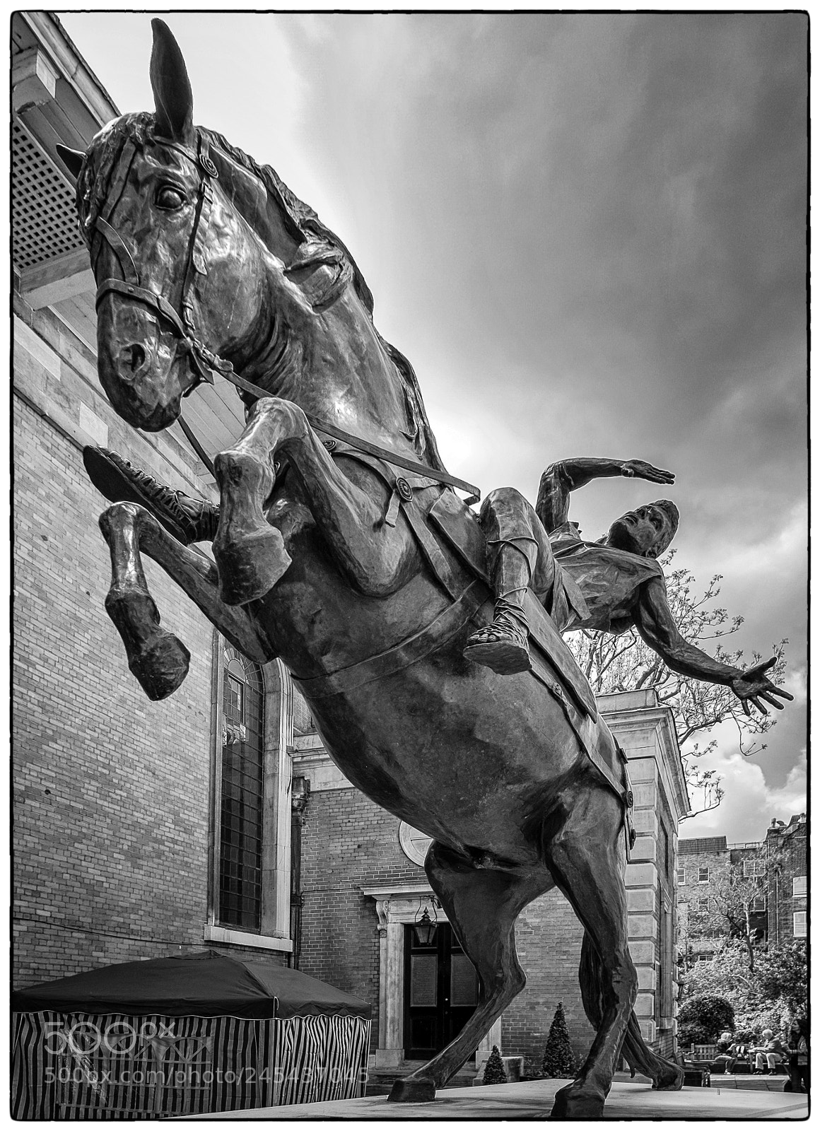 Fujifilm X70 sample photo. Sculpture st pauls church photography