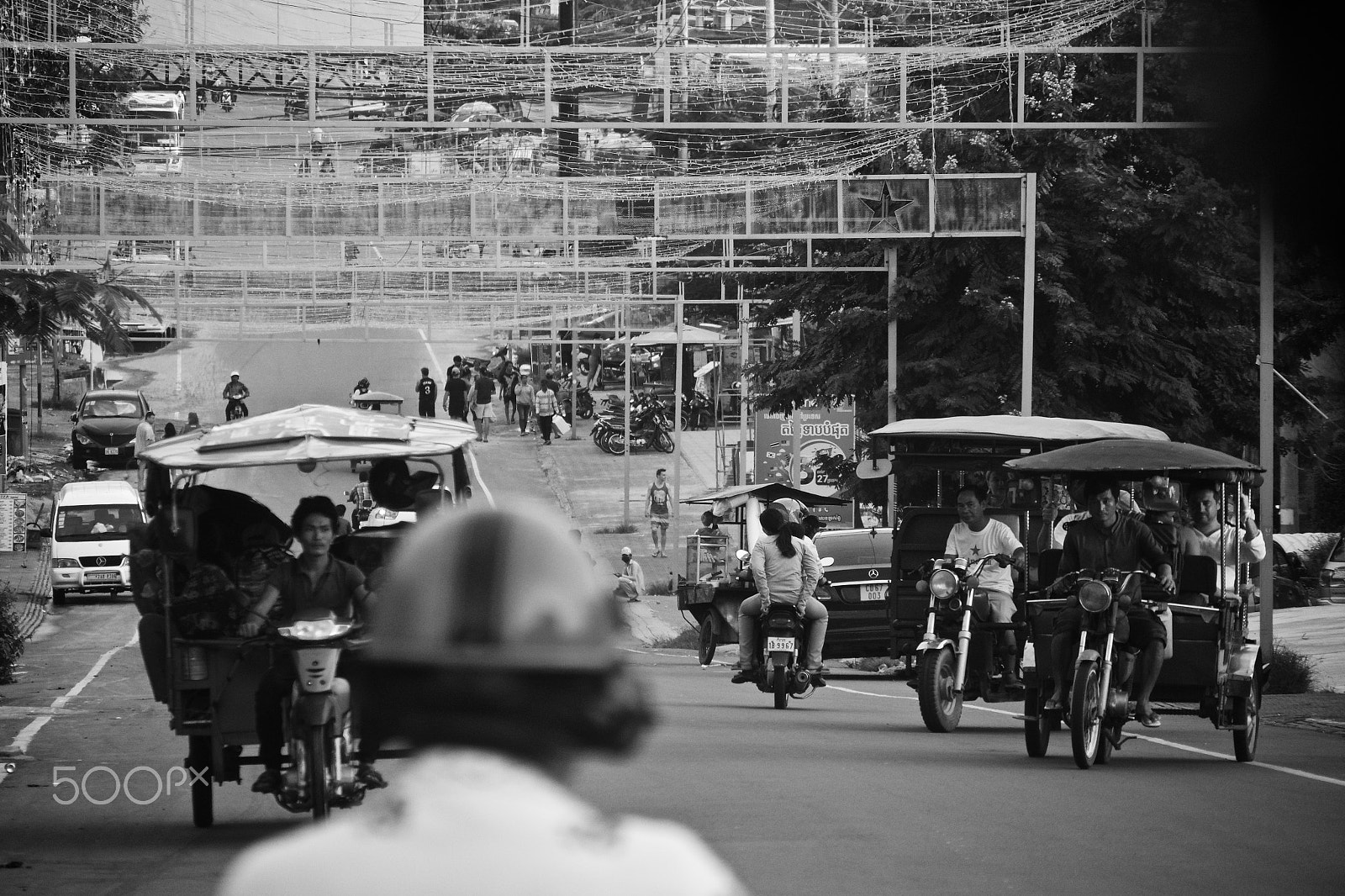 Panasonic Lumix DMC-GX85 (Lumix DMC-GX80 / Lumix DMC-GX7 Mark II) sample photo. On the road in sihanoukville photography