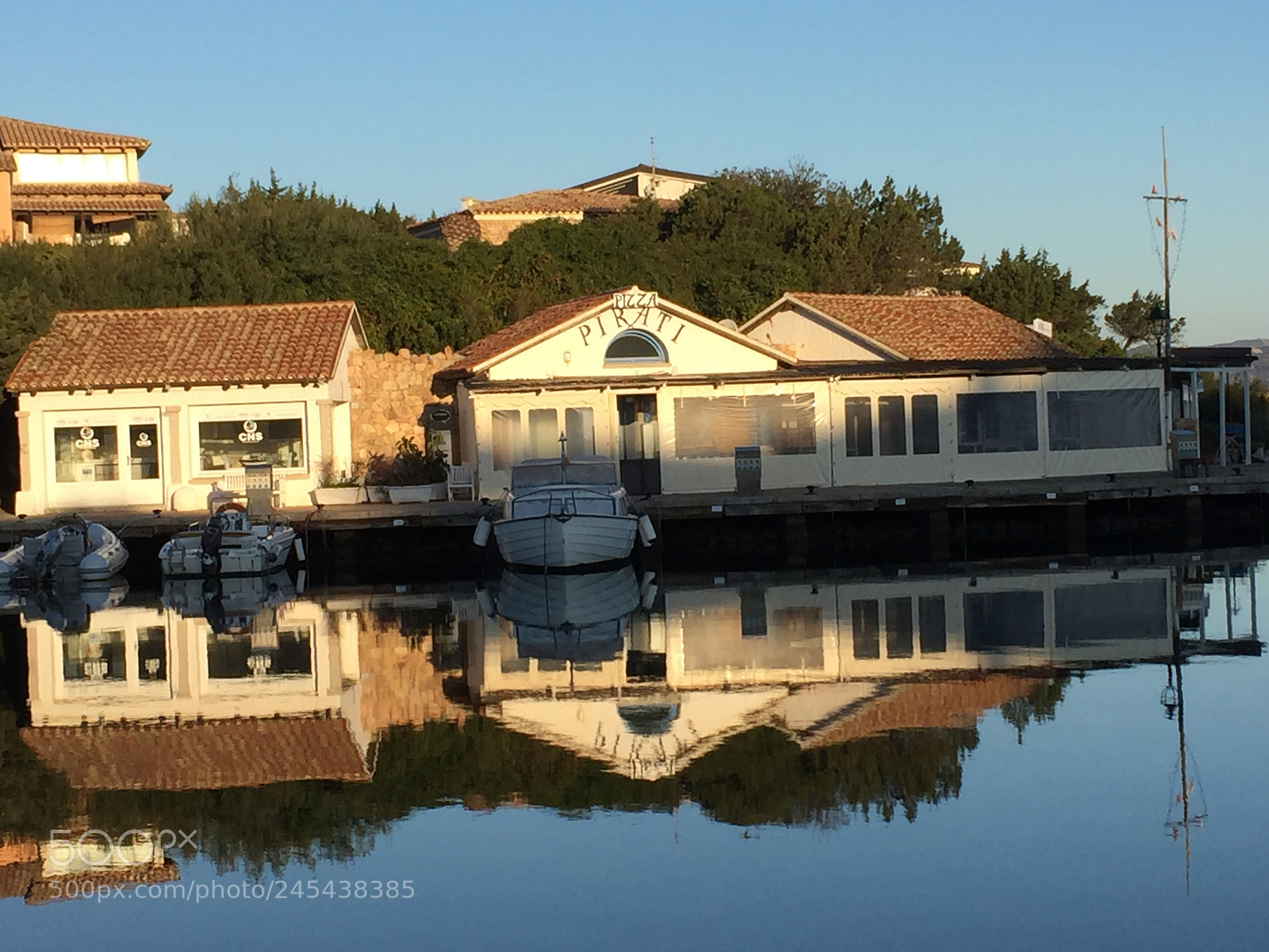 Apple iPhone 6 sample photo. Stesso colore...sotto e sopra photography