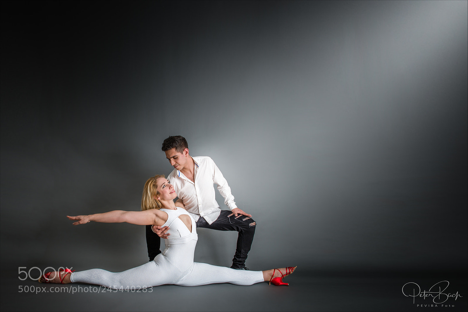 Nikon D800 sample photo. Couple dancing photography