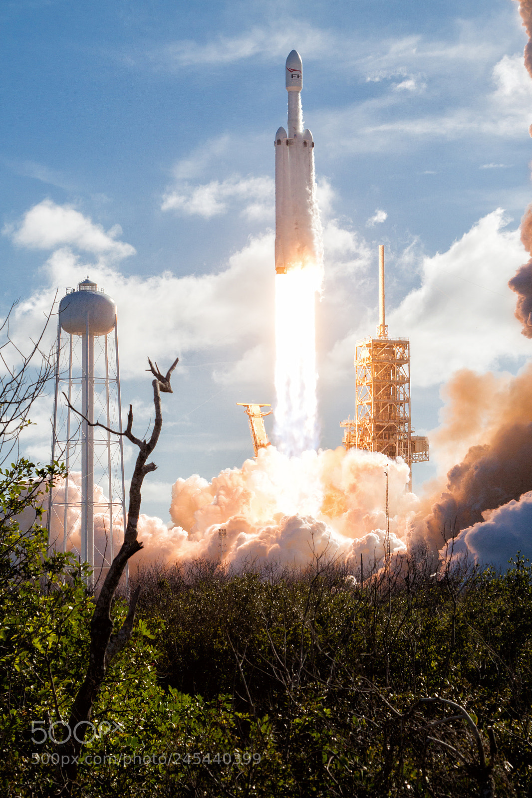 Canon EOS 50D sample photo. Liftoff of falcon heavy photography