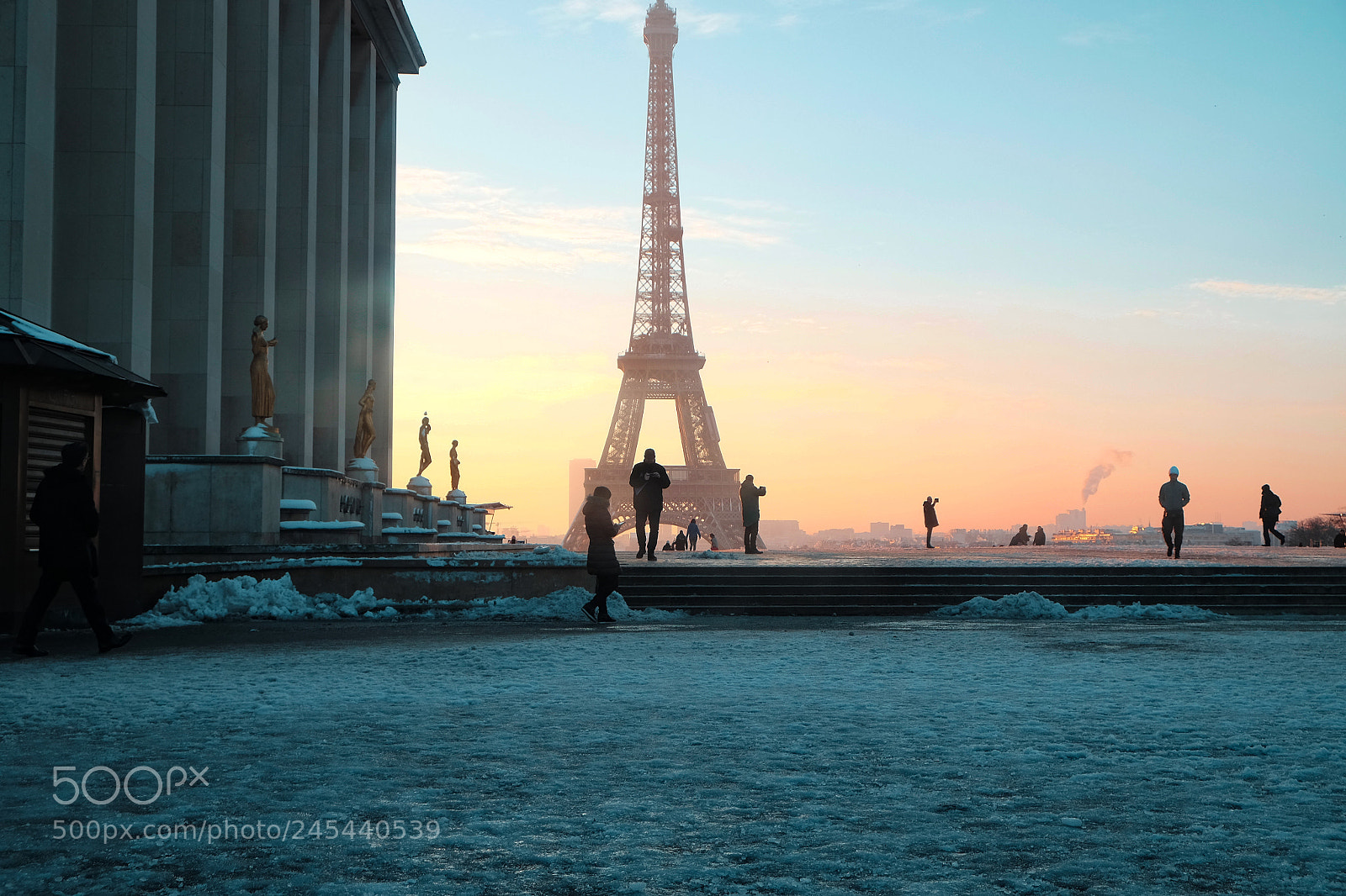 Fujifilm X-T1 sample photo. Paris morning silhouette whos photography