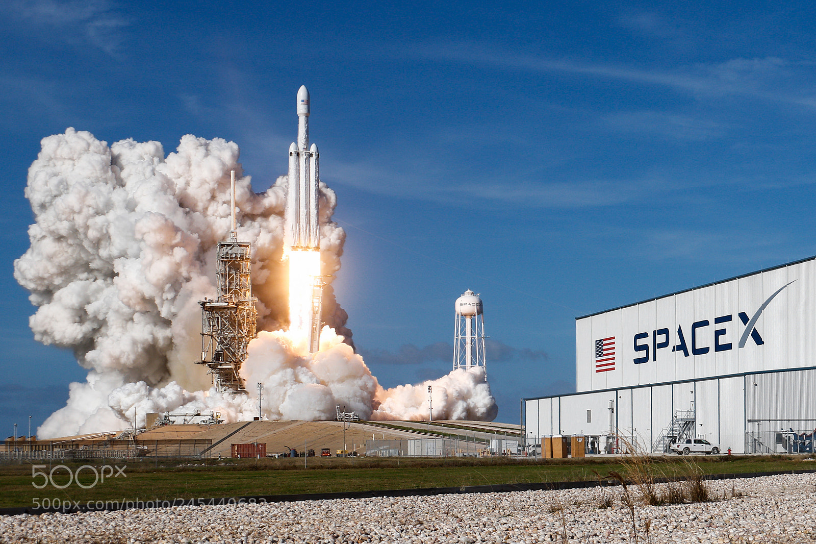 Canon EOS 7D Mark II sample photo. Liftoff of falcon heavy photography