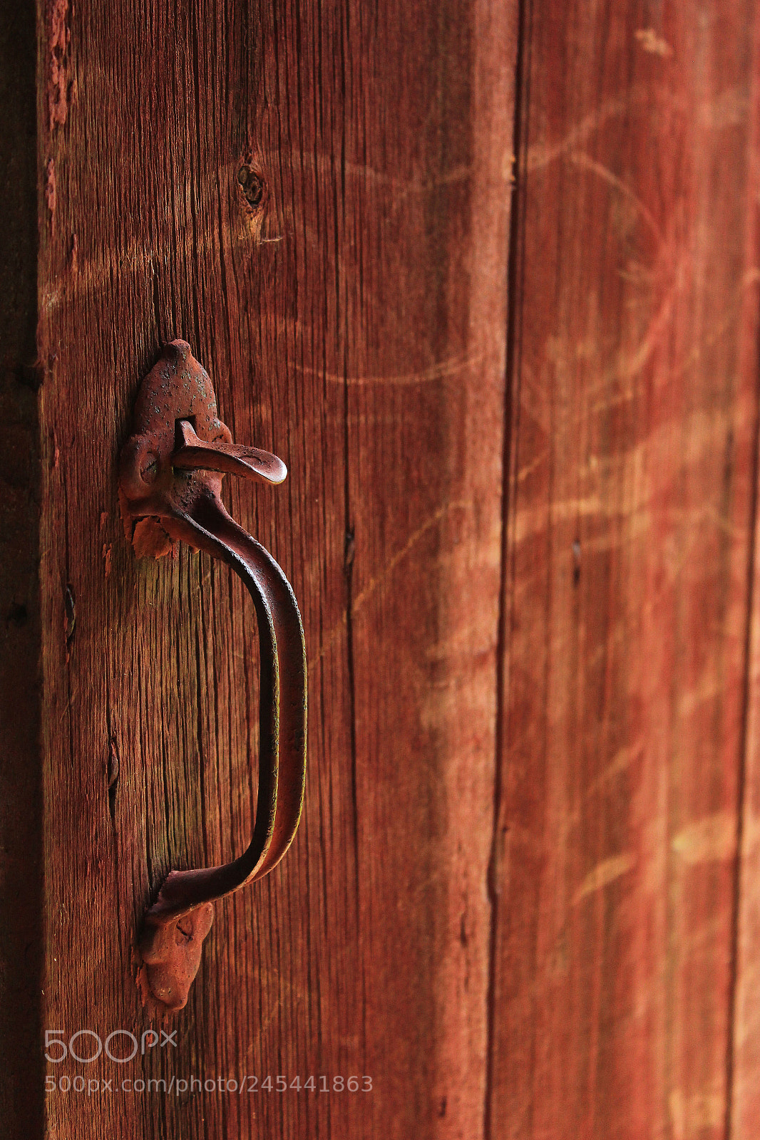 Canon EOS 600D (Rebel EOS T3i / EOS Kiss X5) sample photo. The red latch photography
